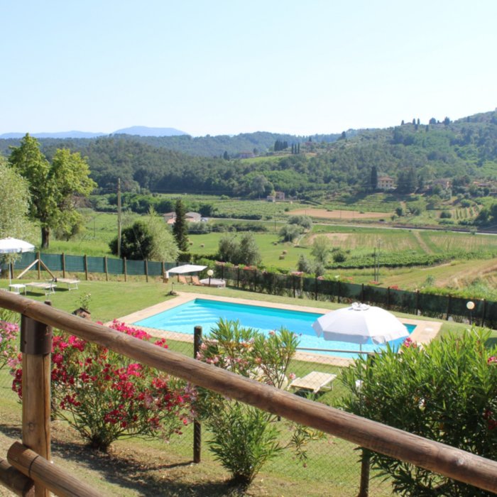 La piscina della nostra casa vacanze sulle colline di Lucca ti aspetta per momenti di relax in famiglia o con amici