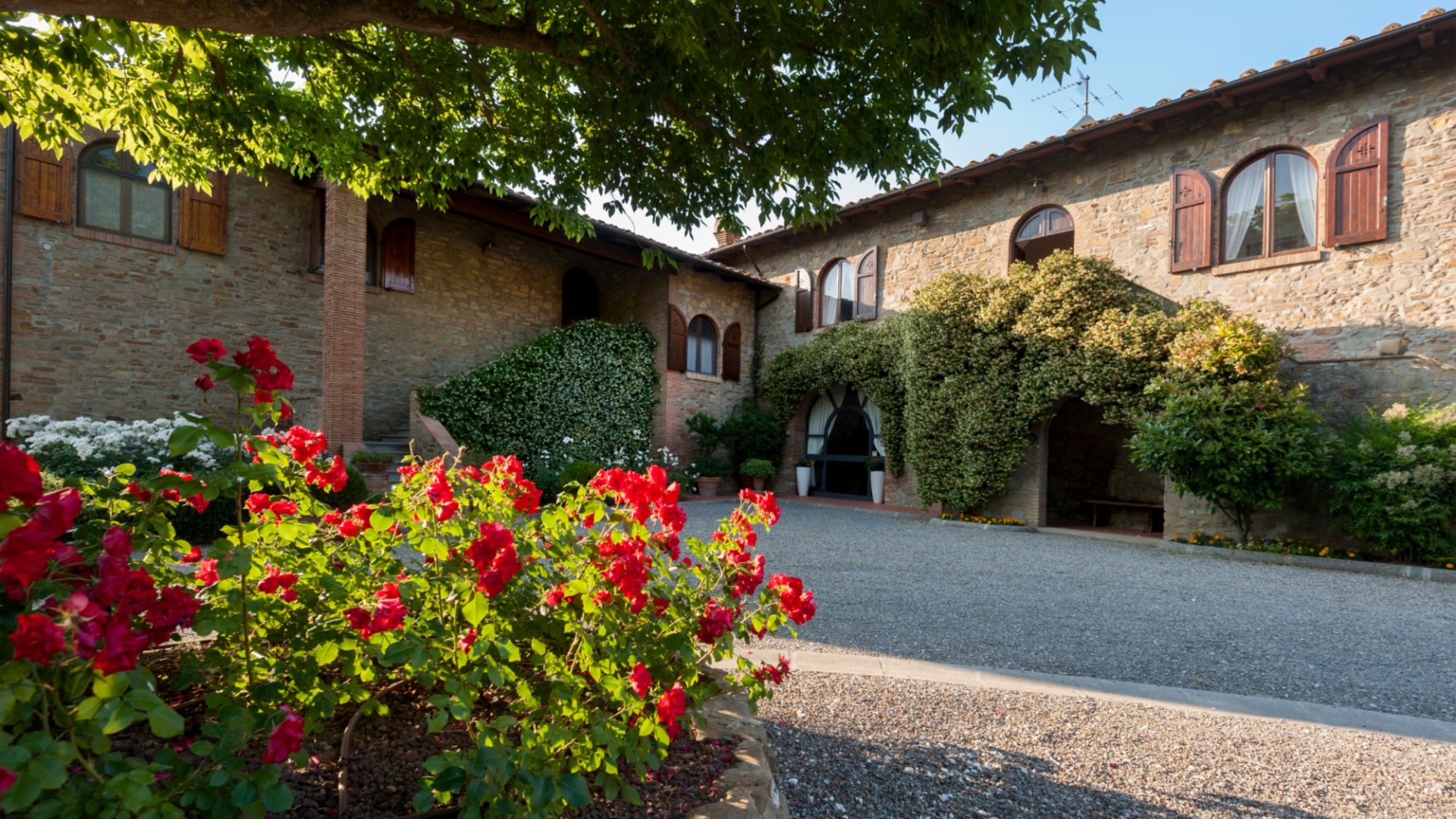 Private Villa in Tuscany countryside with swimming pool and garden