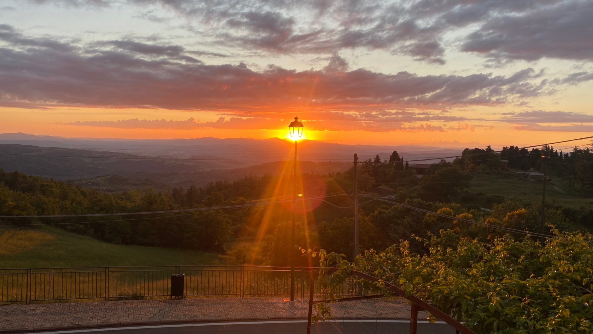 The panoramic view depicted corresponds to that visible from the Pescina area in the municipality of Seggiano, in the province of Grosseto.
