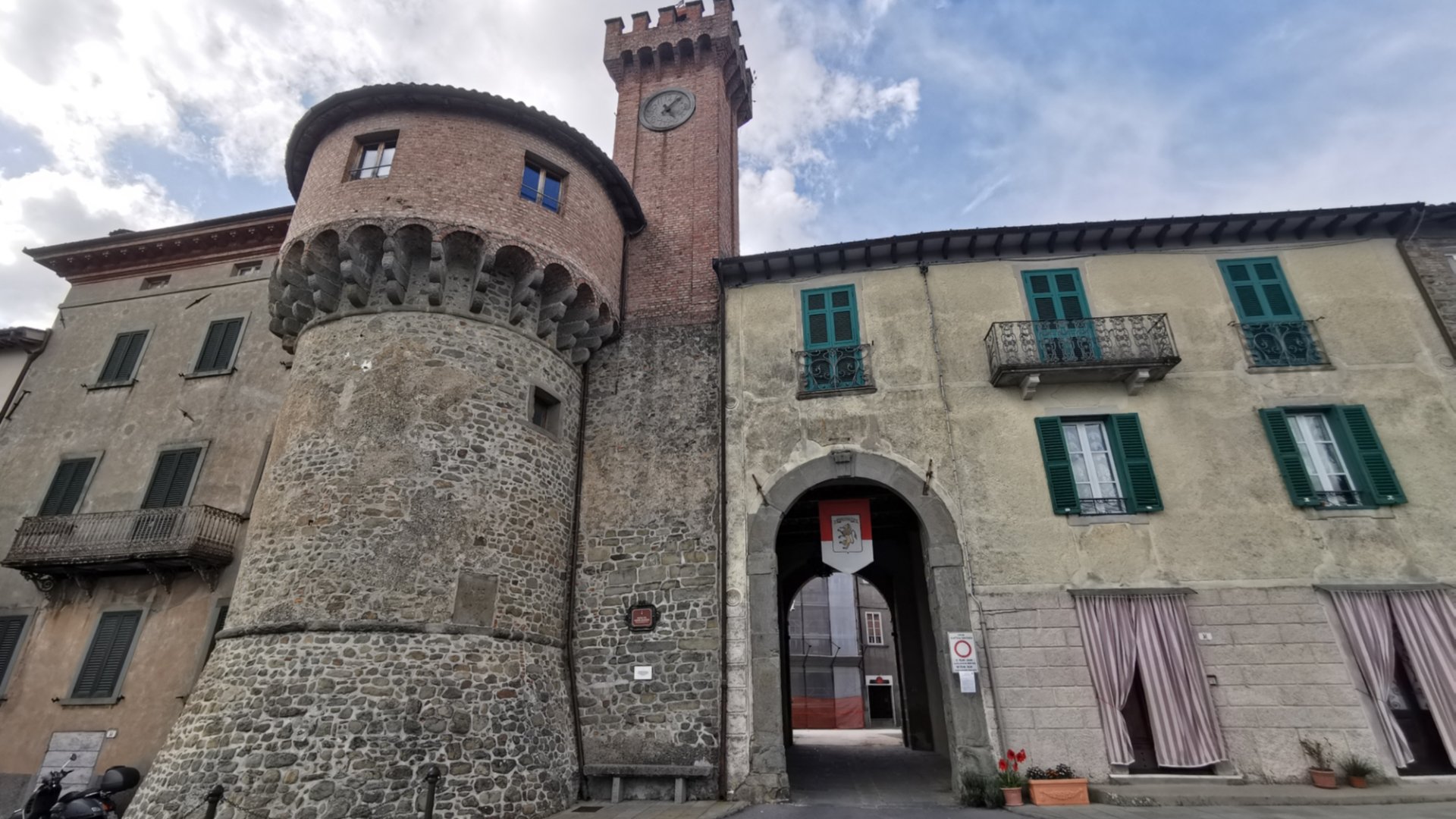 Guided tour of Castiglione di Garfagnana