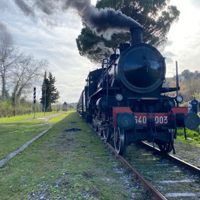 Treno a vapore da Siena a Buonconvento per Pasquetta Treno a vapore da Siena a Buonconvento per Pasquetta