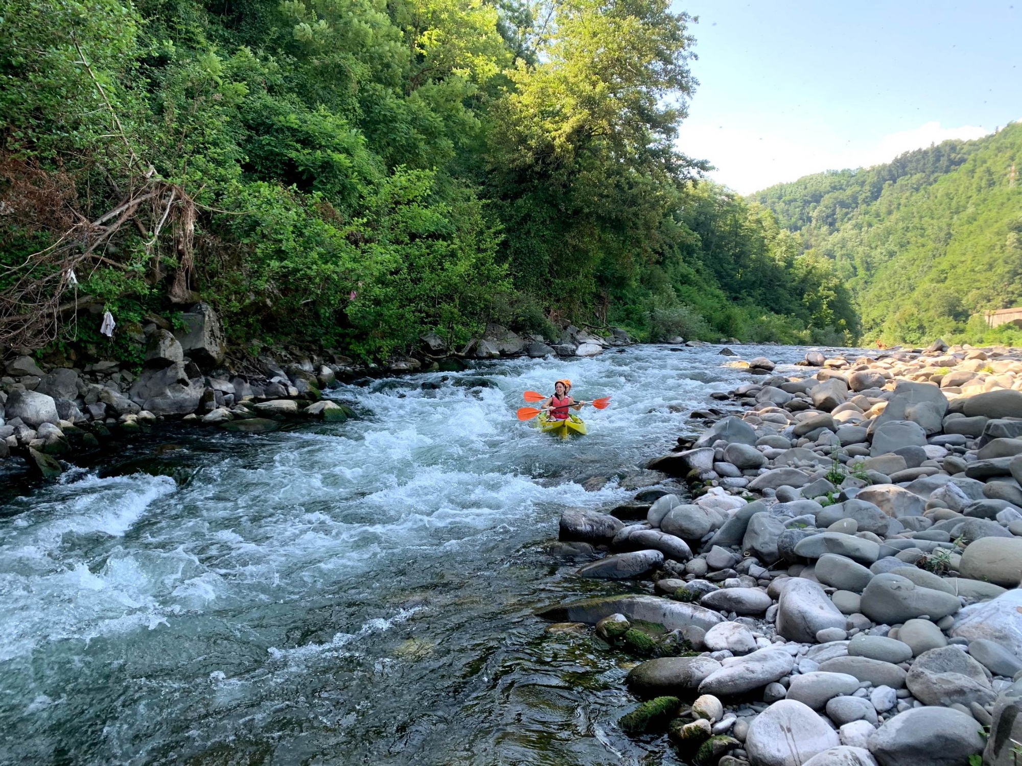 Vivi un'esperienza divertente in kayak nei fiumi e torrenti della Garfagnana