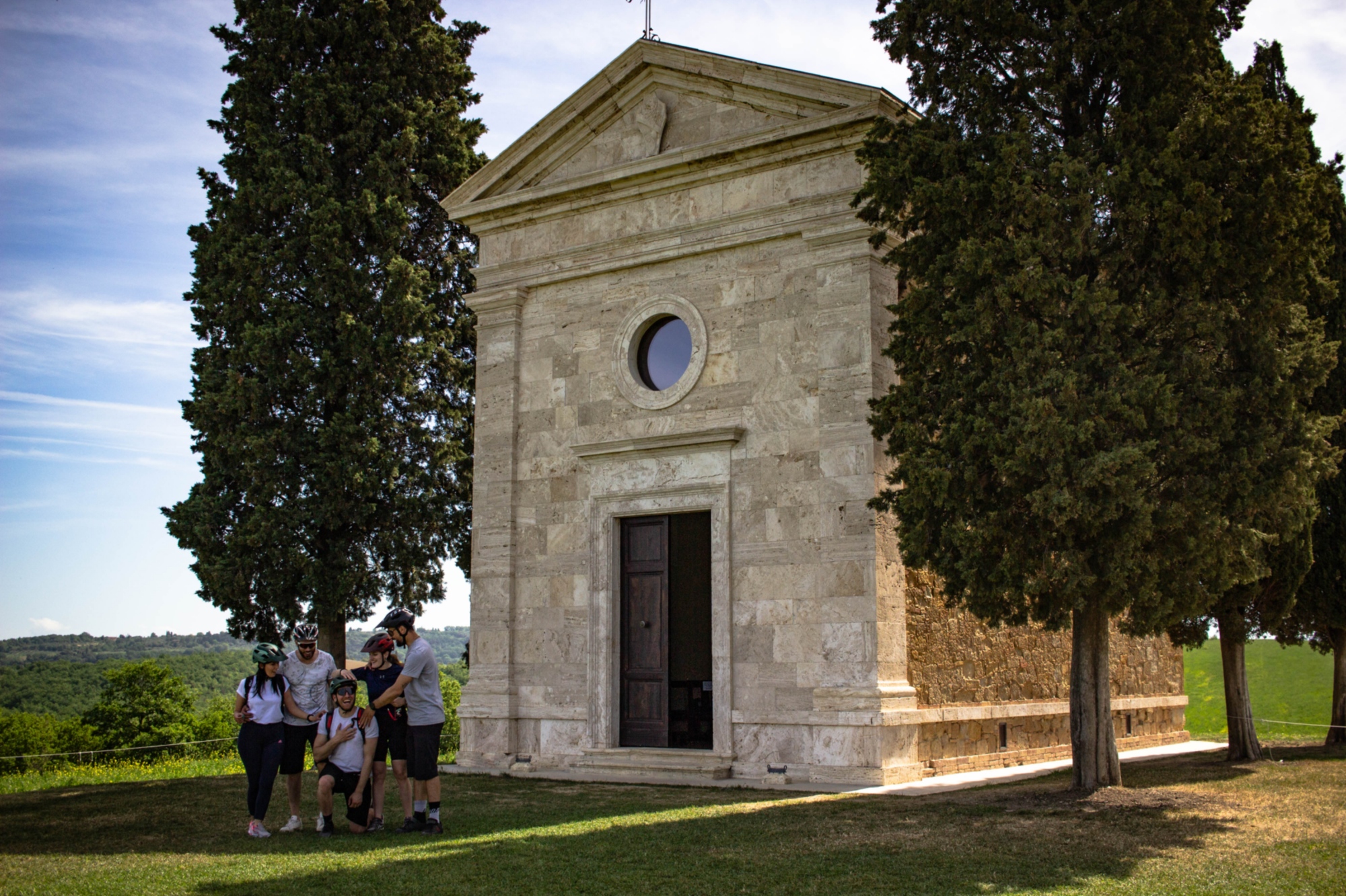 Un tour in eBike per scoprire le colline e i luoghi più iconici della Val d'Orcia
