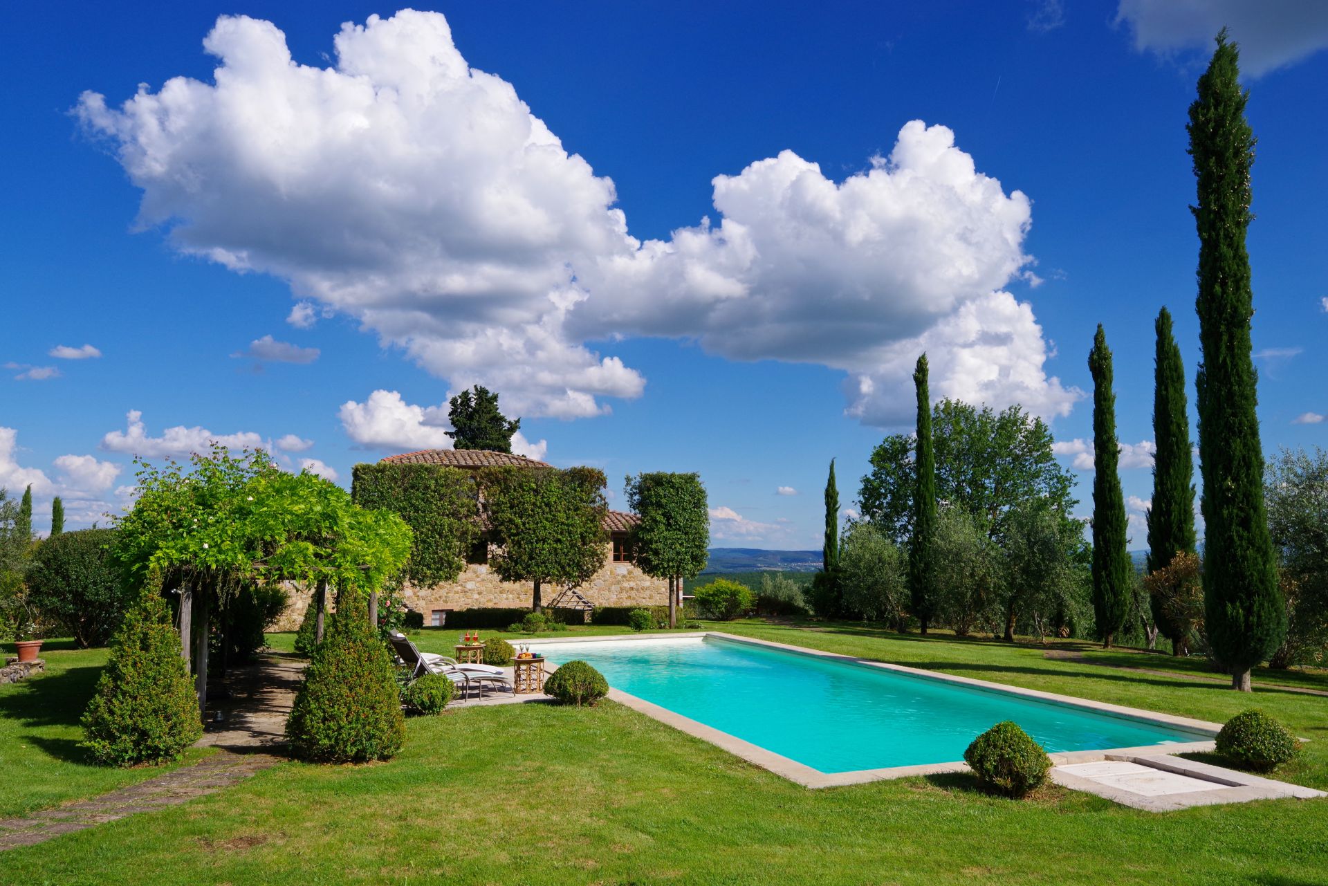 Camparone, luxury villa with exclusive use of the pool