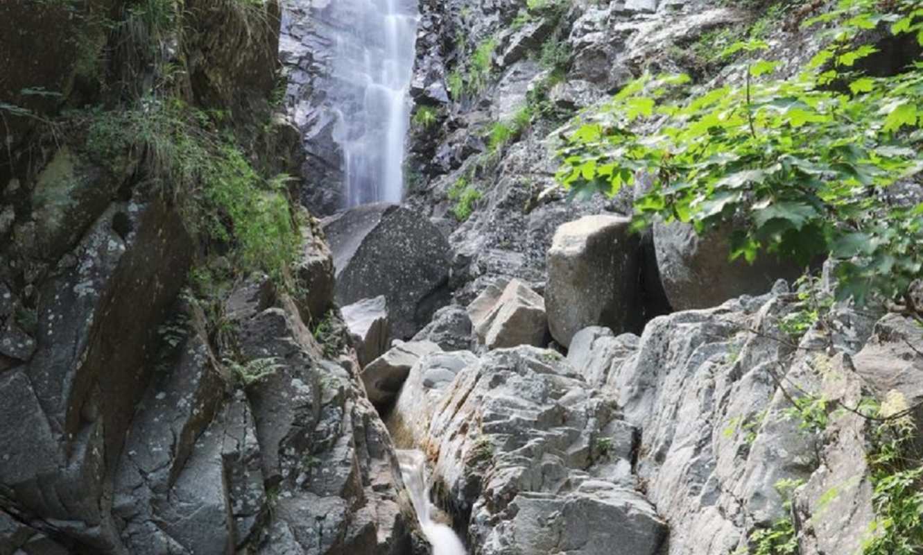The Farfarà Waterfall (Pontremoli)