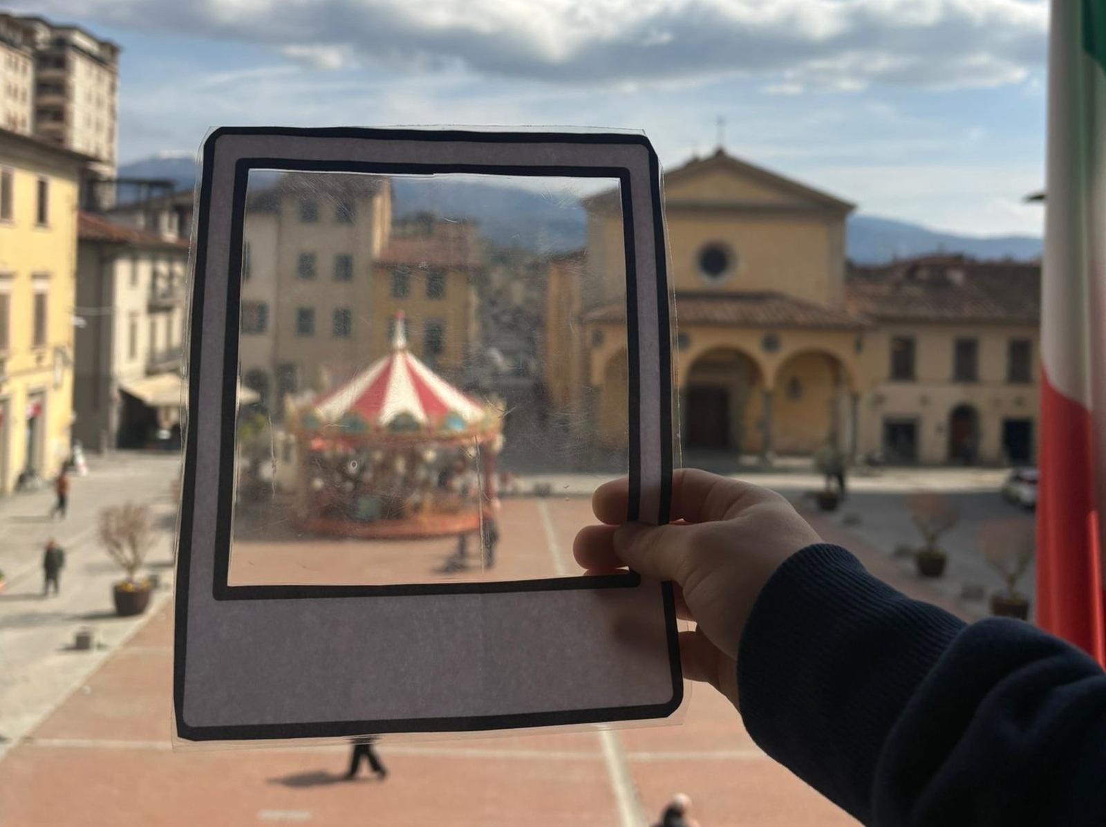 Fuori dalle sale del museo, muniti di una cornice, ciascuno potrà scegliere un dettaglio significativo da fotografare