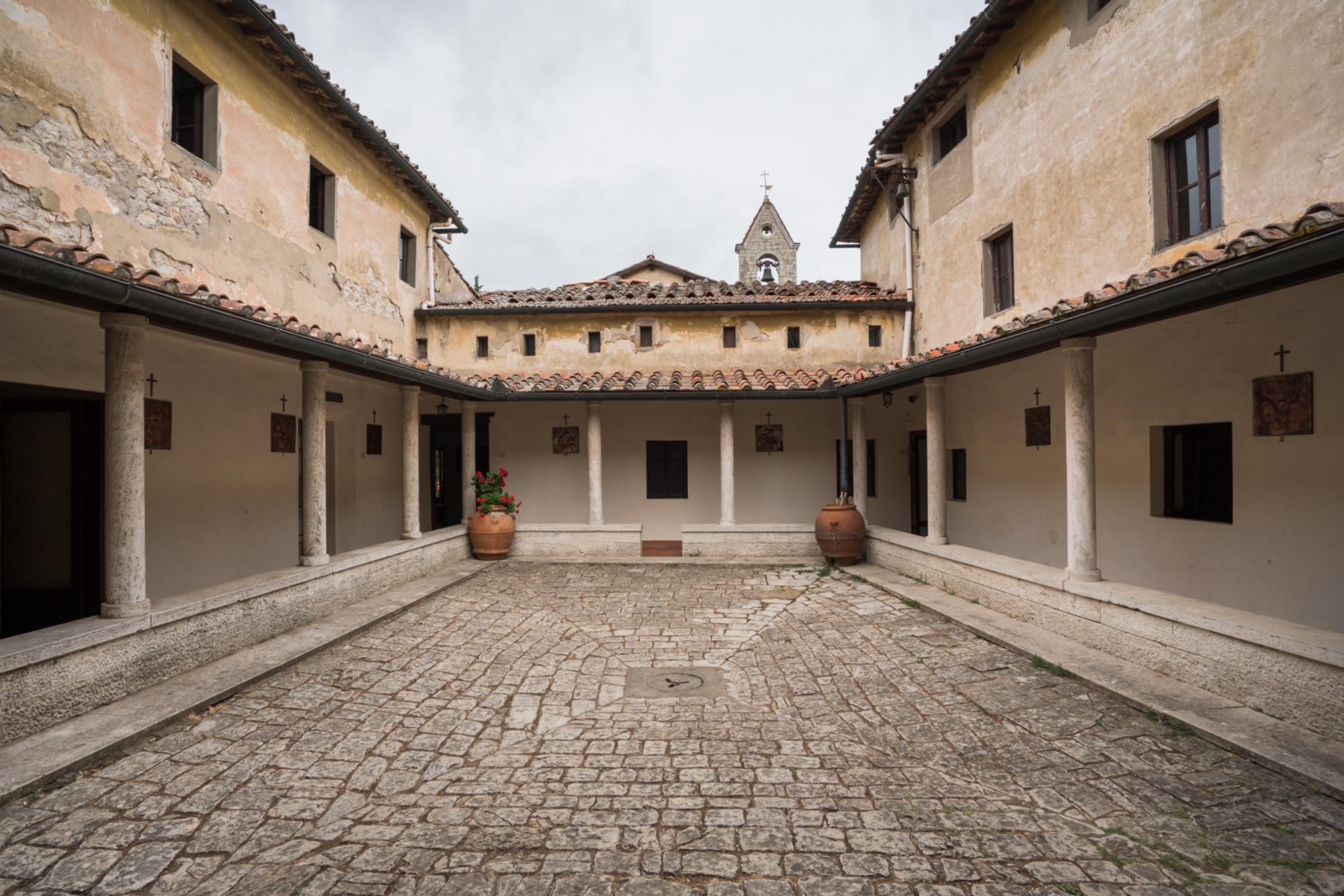 L'Incontro - cloître