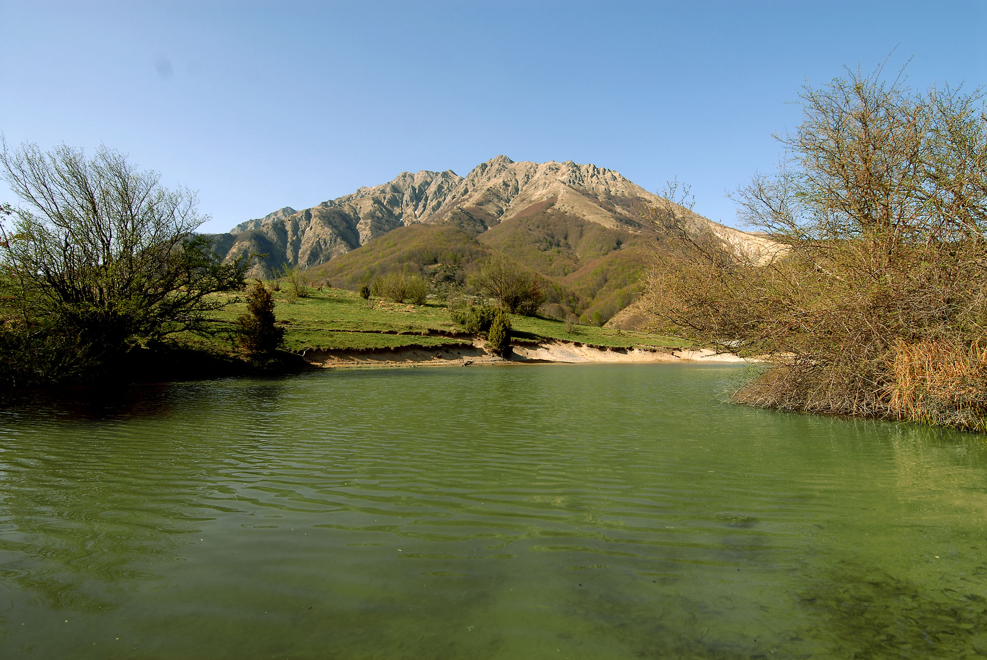 Tra Castelli scomparsi e praterie fiorite in Lunigiana