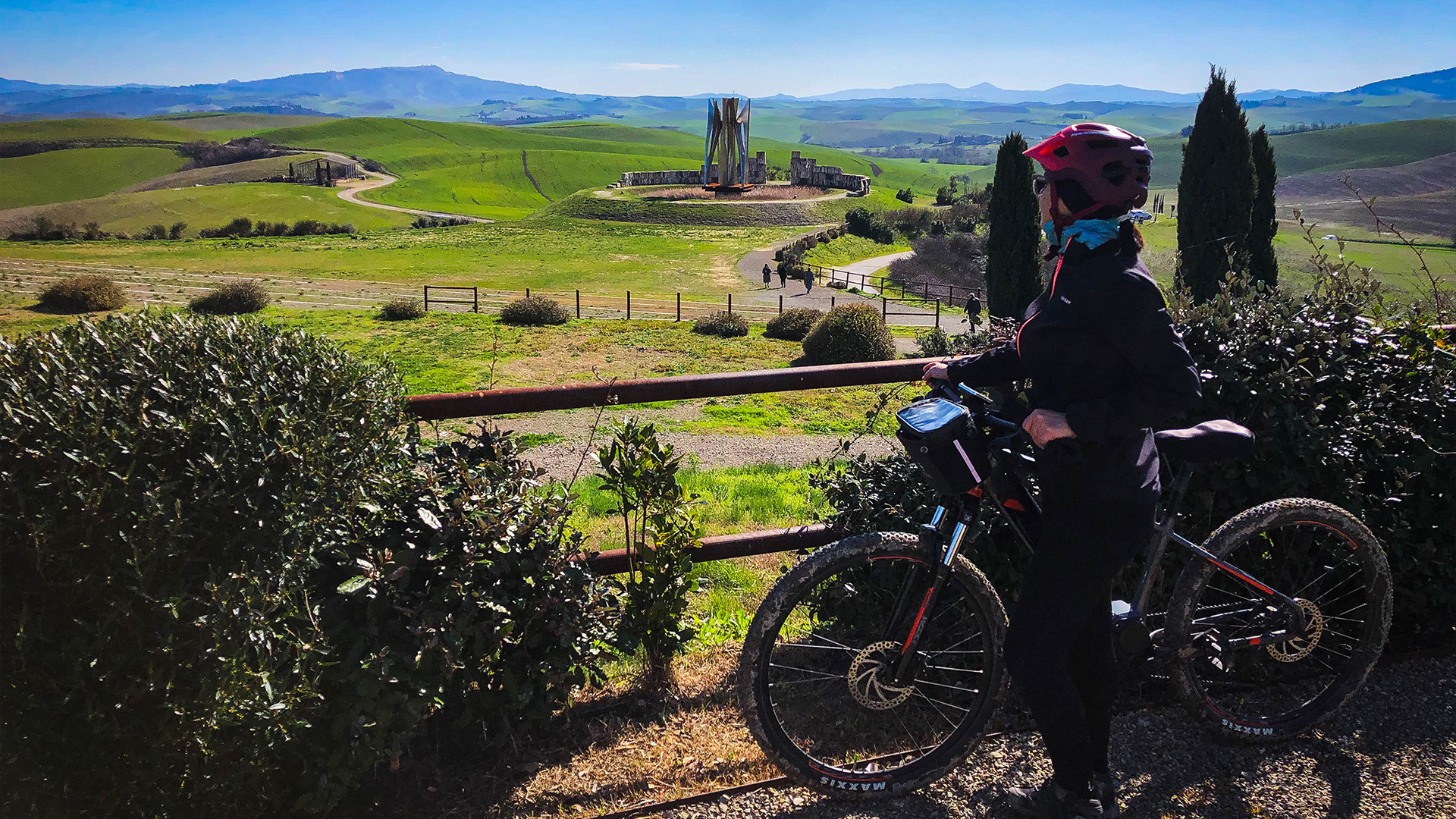 Lajatico e il Teatro del Silenzio in e-bike