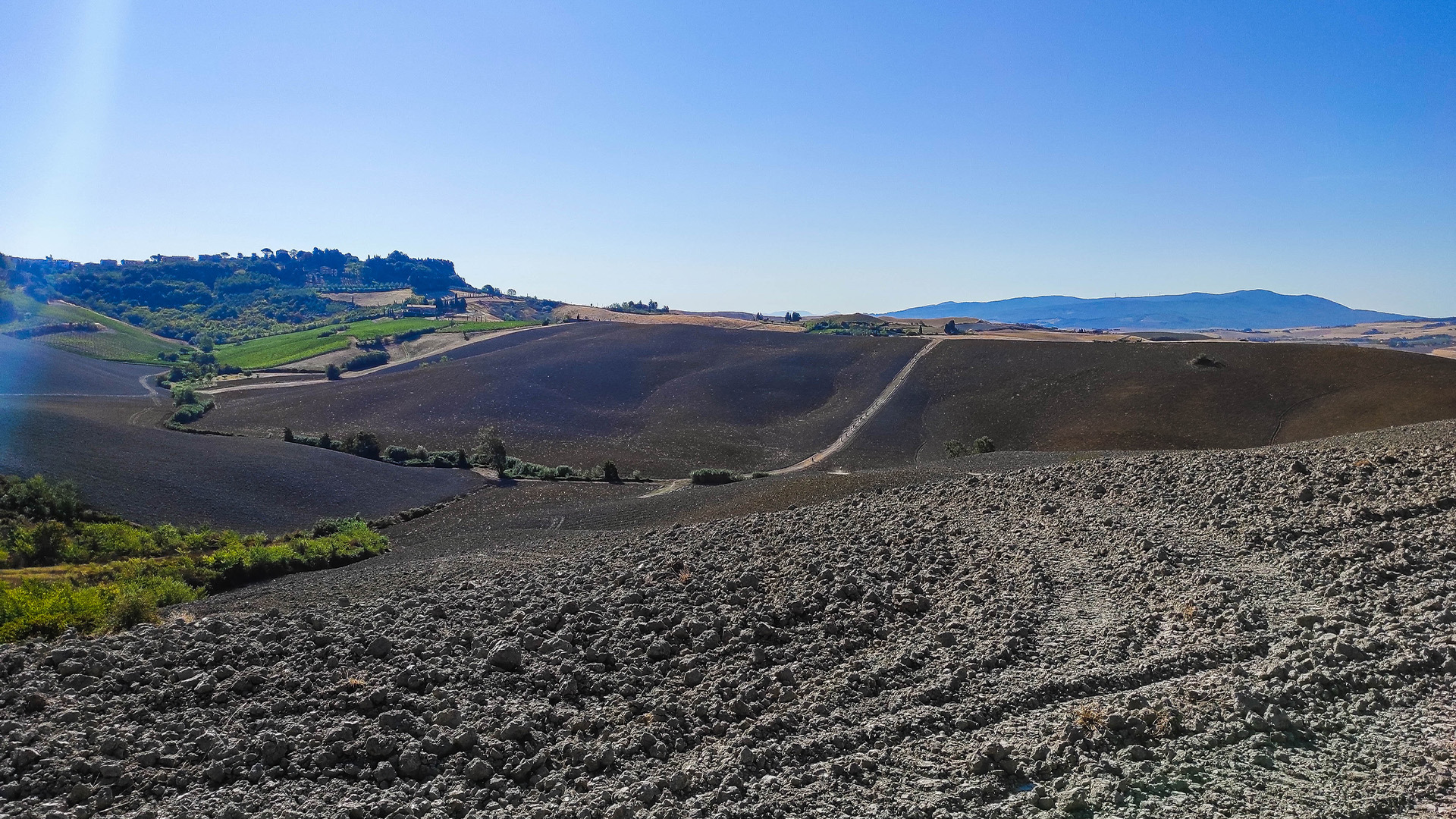 Lajatico e il Teatro del Silenzio in e-bike