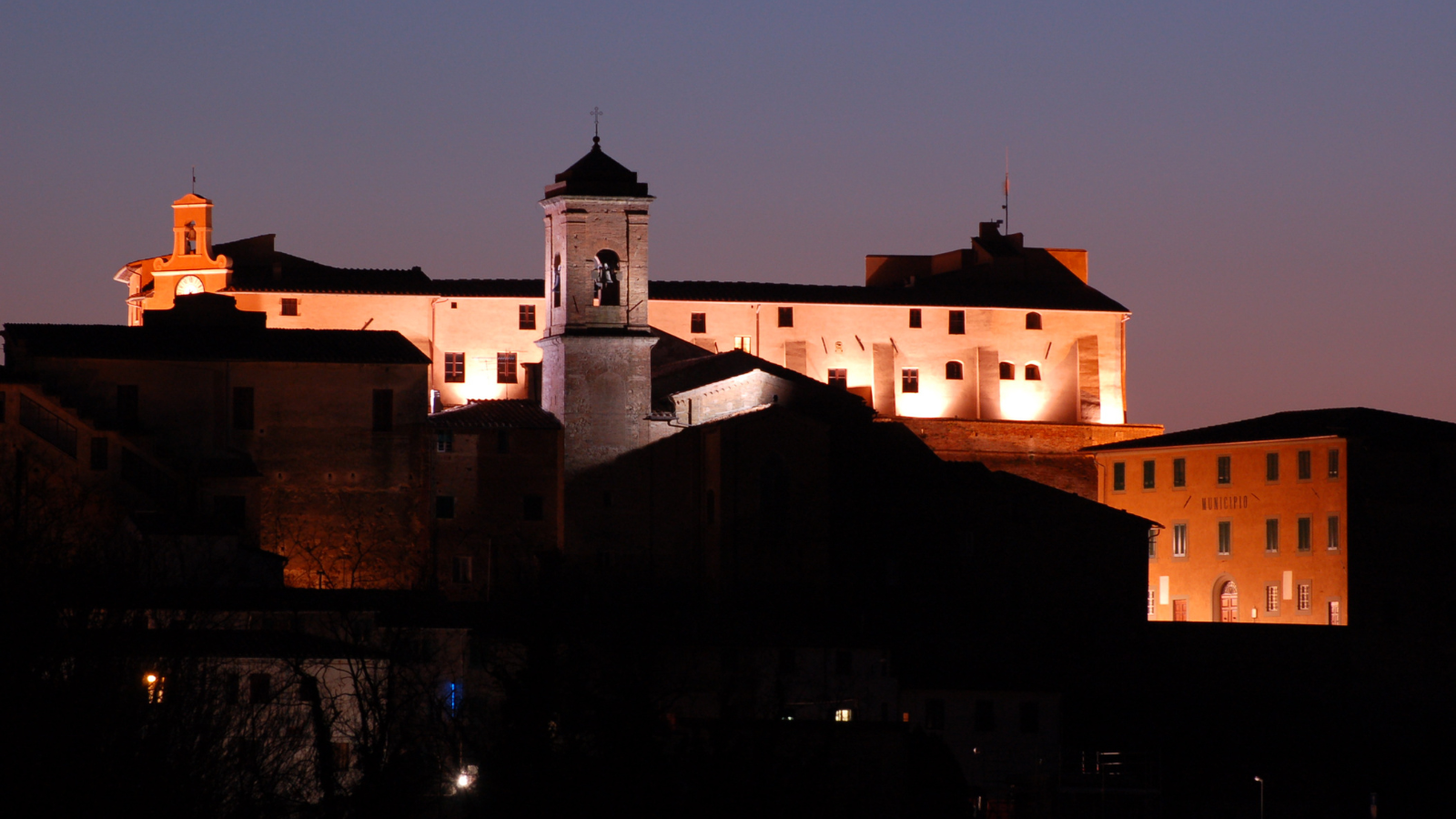 Castello dei Vicari di notte