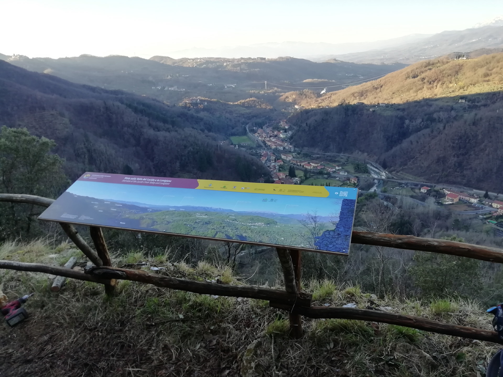 il paesaggio dal Castellaccio