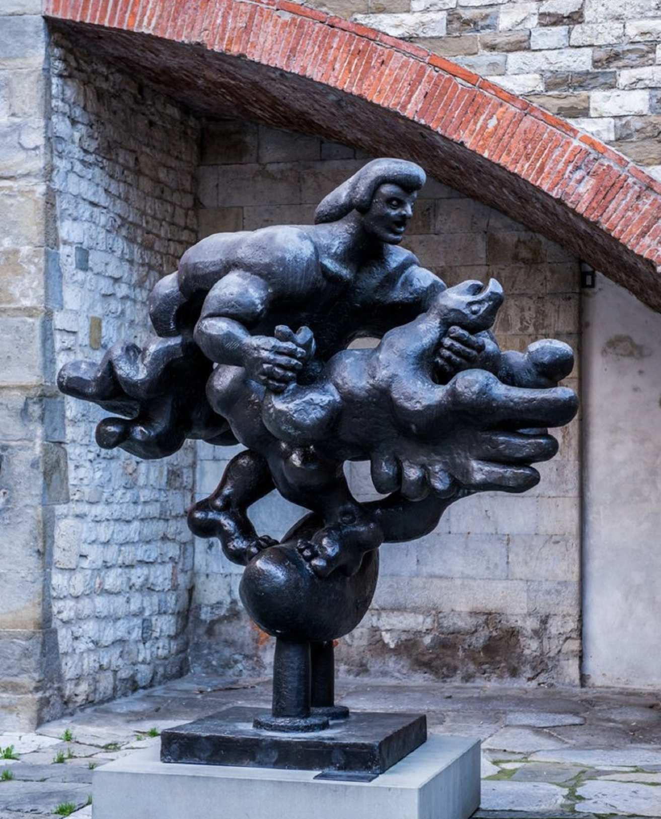 Prometheus Strangling the Vulture II di Jacques Lipchitz
