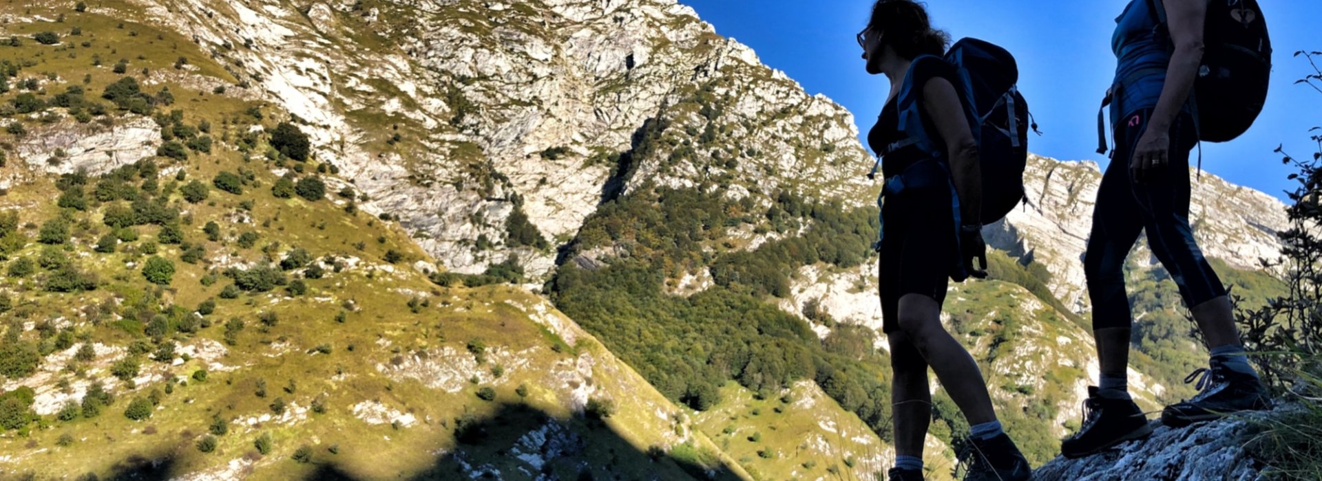 Technical loop itinerary on the Apuan Alps, reserved for expert hikers