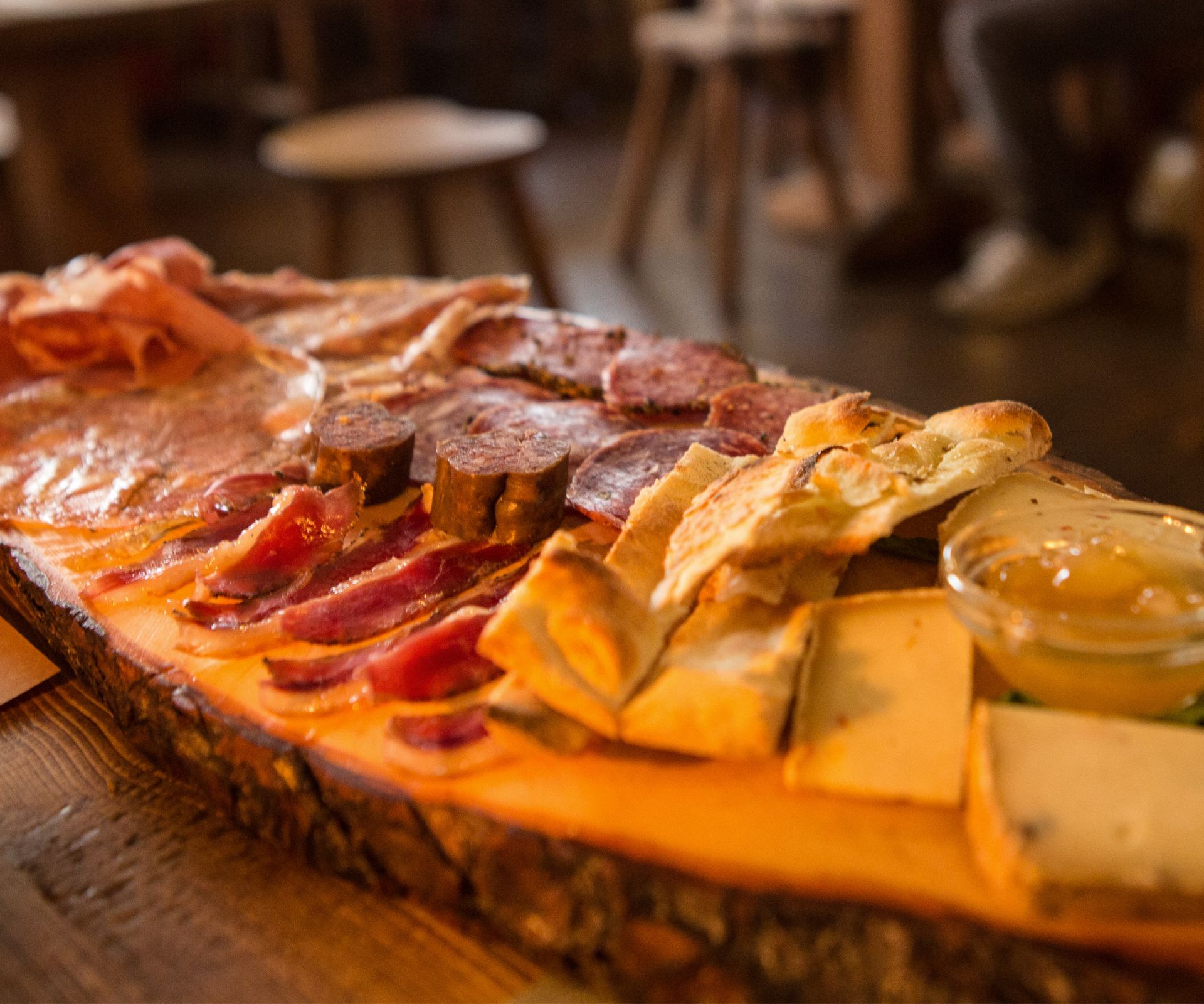 A tour designed to introduce you to the beauty of Cortona, between food and wine and artistic beauties