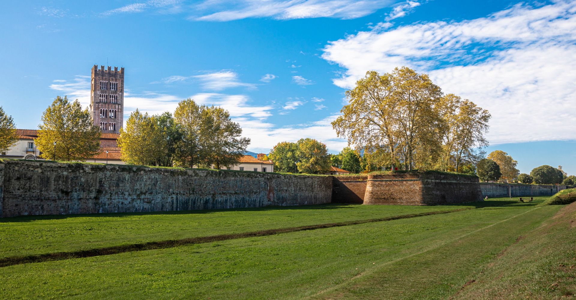 medieval-walls-of-lucca