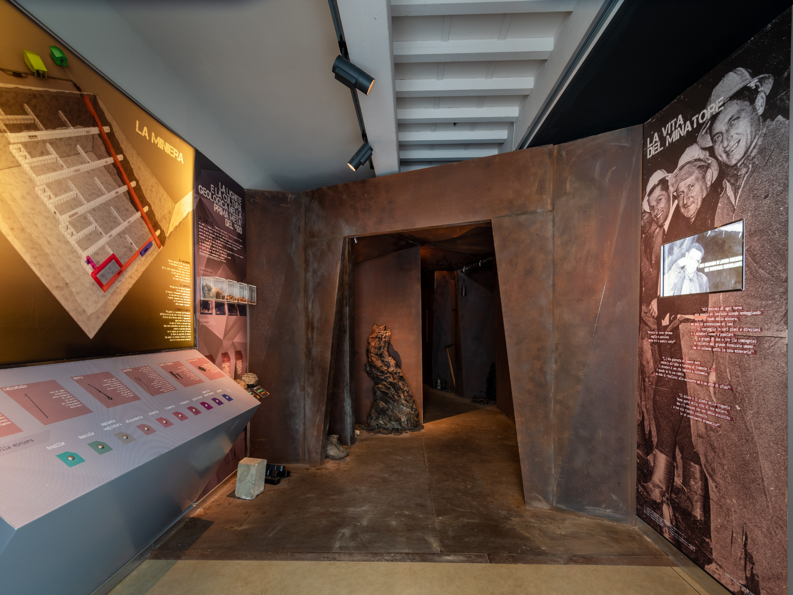 Les panneaux d’exposition interactifs du musée MINE