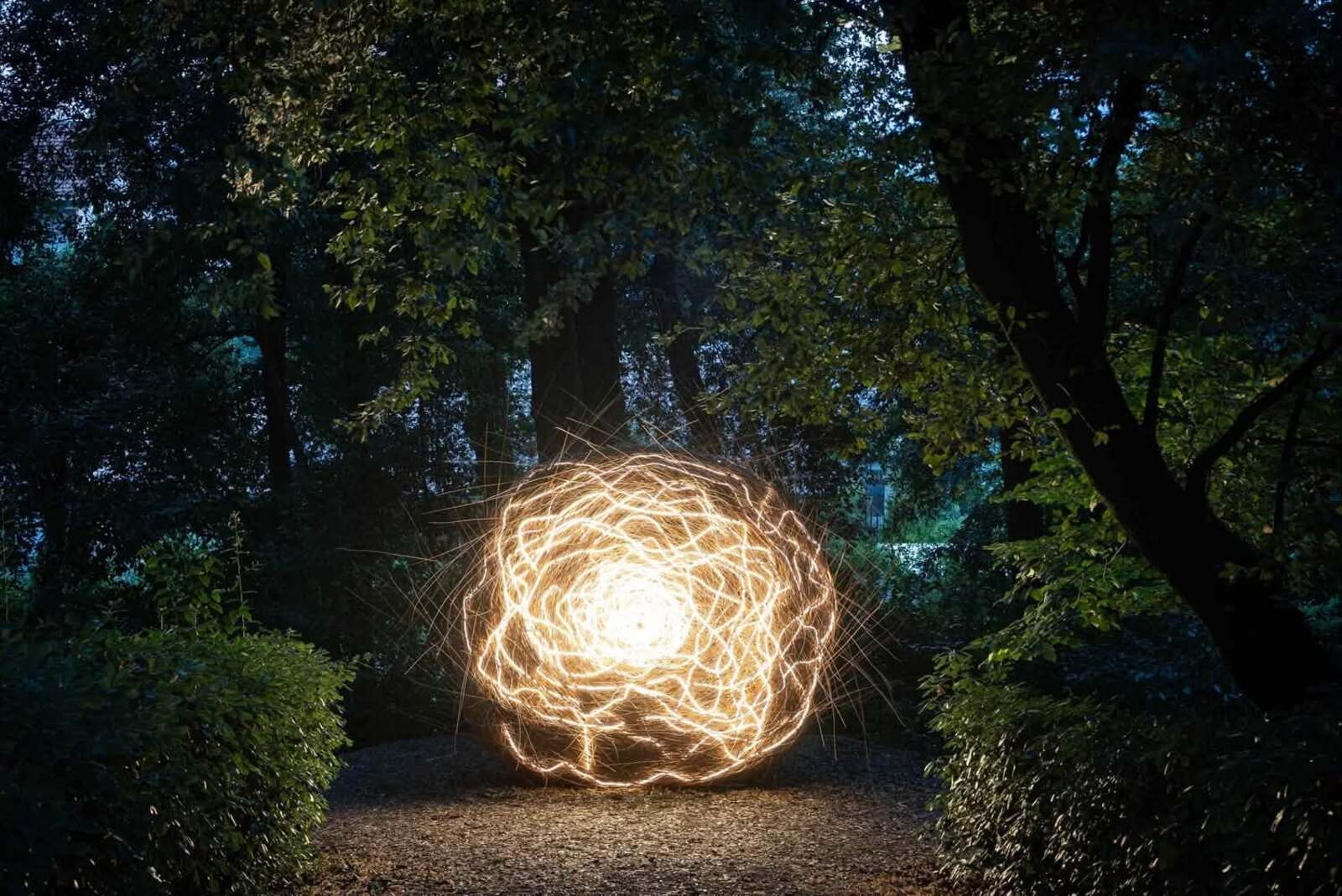 Installazione luminosa nel Parco di Villa Renatico Martini