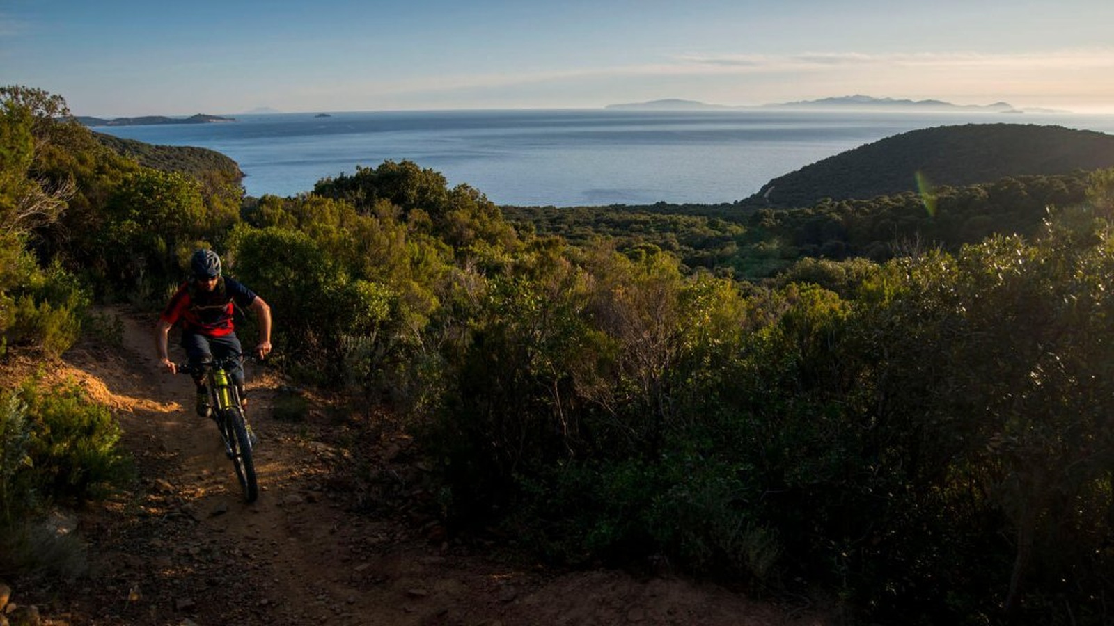 Cala Violina e-bike tour self-guided