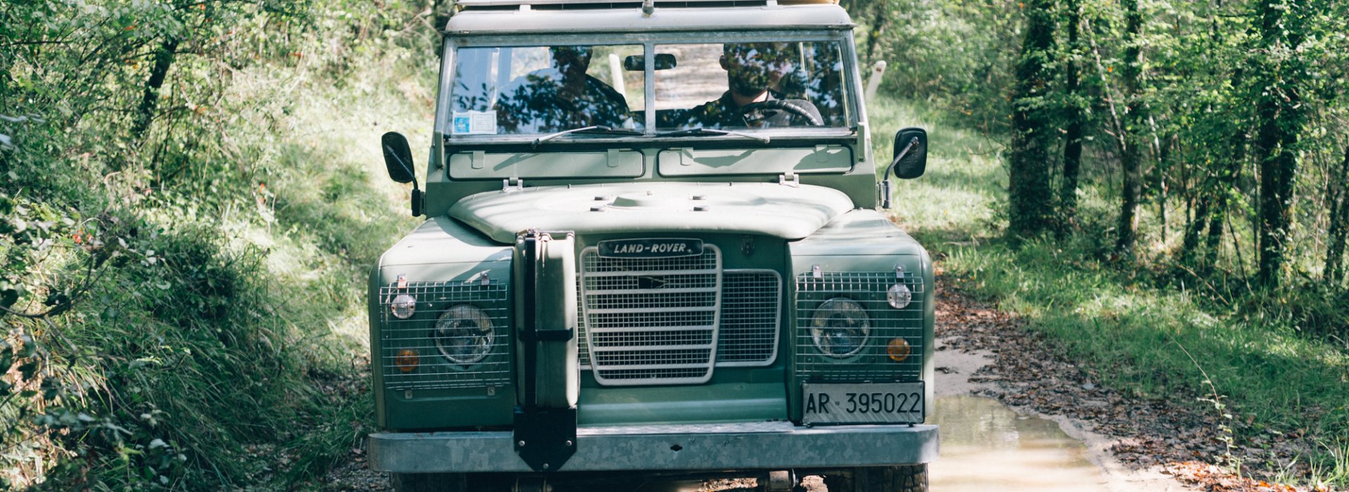 Discover Chianti Classico off road in a Land Rover Defender