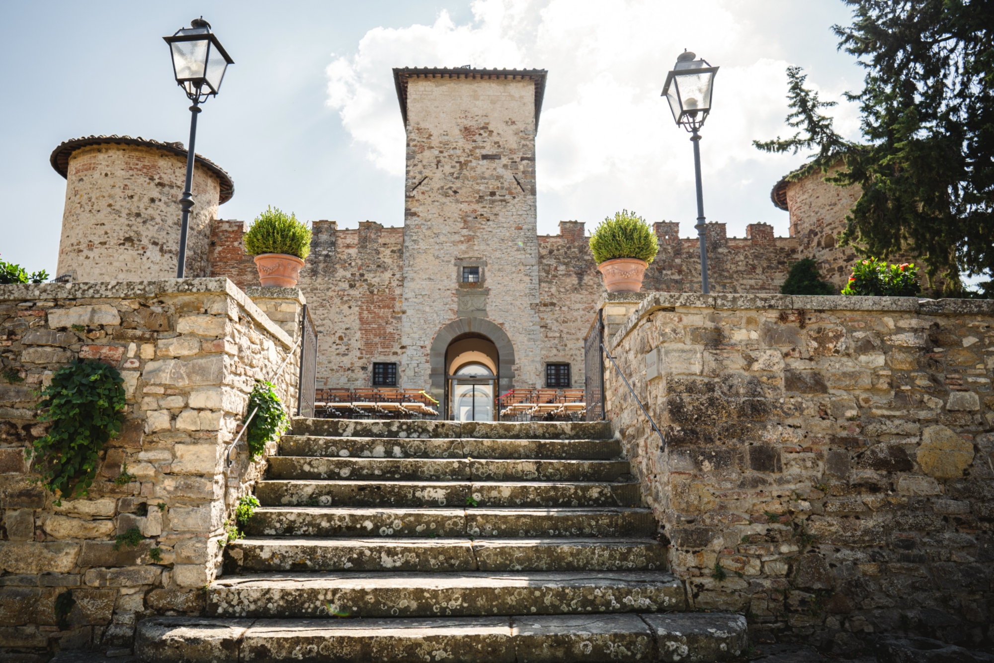 scale di ingresso castello di gabbiano