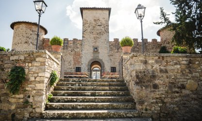 scale di ingresso castello di gabbiano