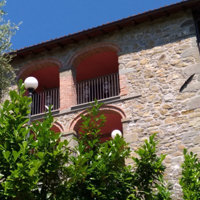 La nostra villa è immersa nel verde della Toscana, circondata da piccoli borghi medievali e parchi nazionali