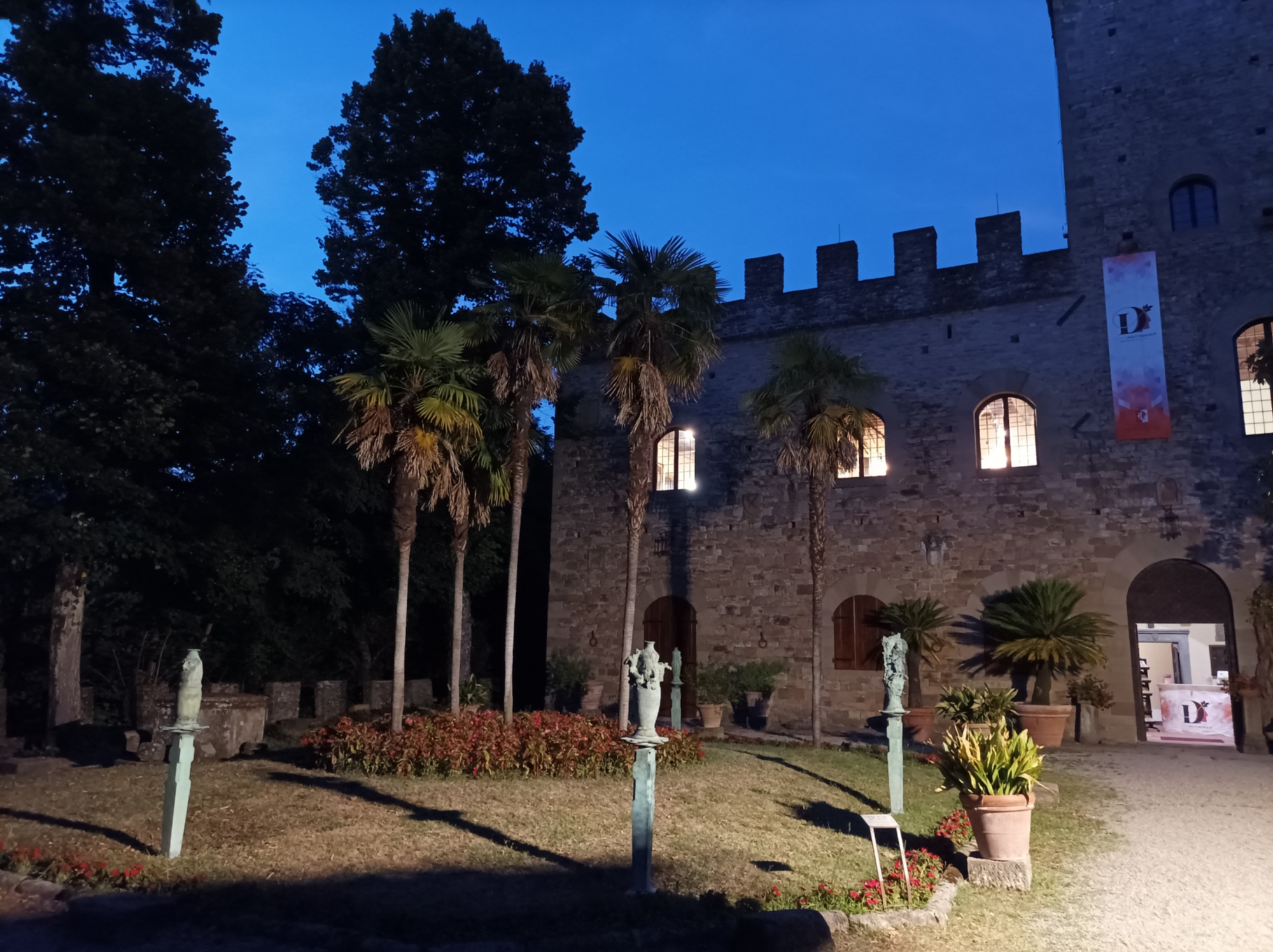 Castello del Palagio Fiorentino di notte