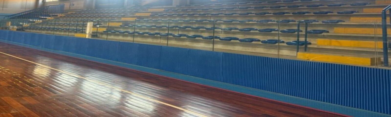 Gradinate del Palazzetto dello Sport di Avenza