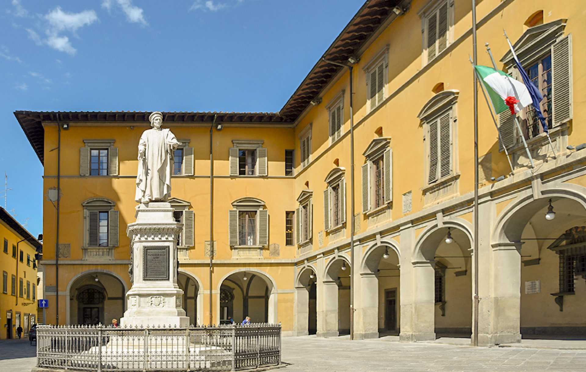 Vista esterna del Palazzo Comunale di Prato