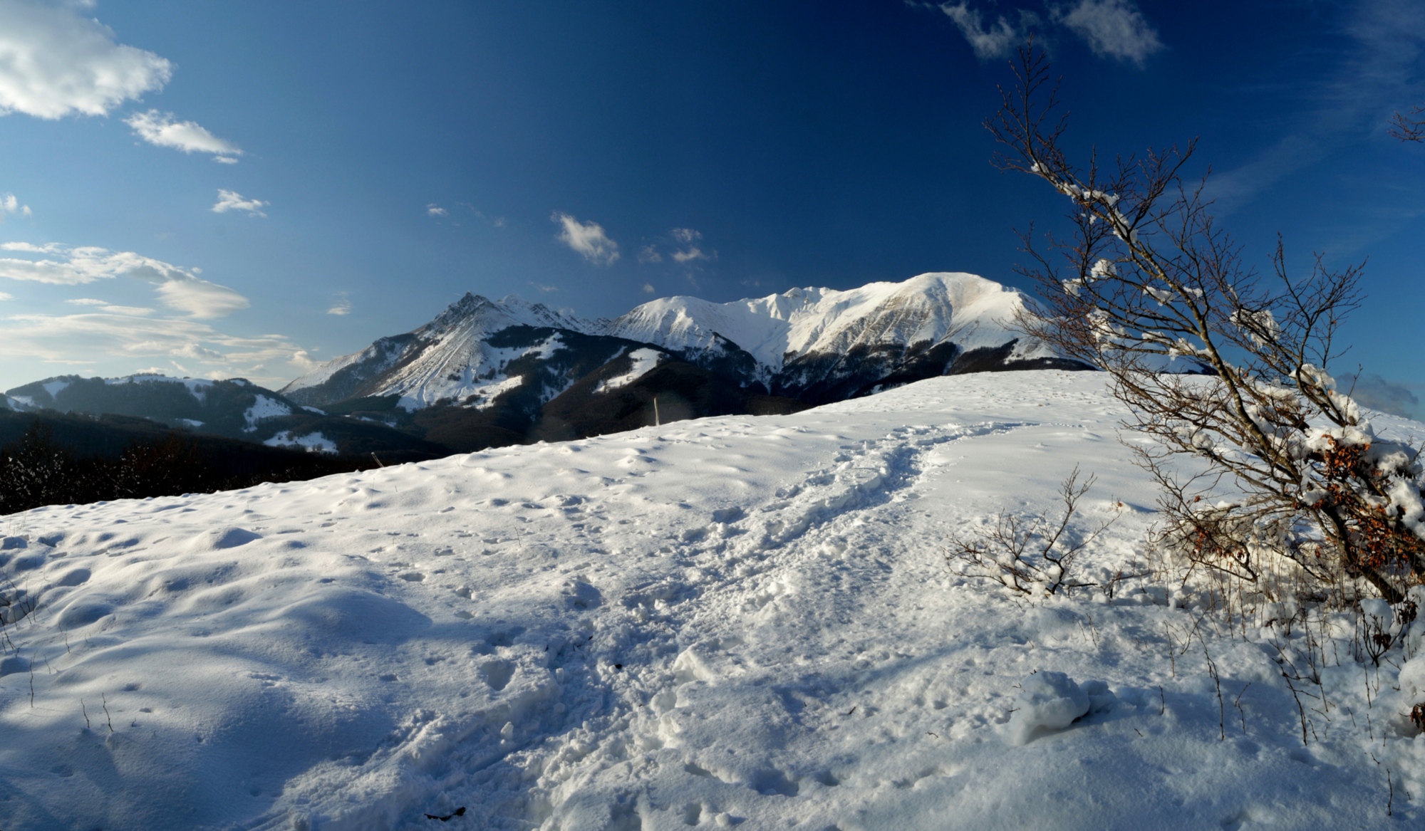 Towards the Alpe di Succiso and the Ospedalaccio Pass