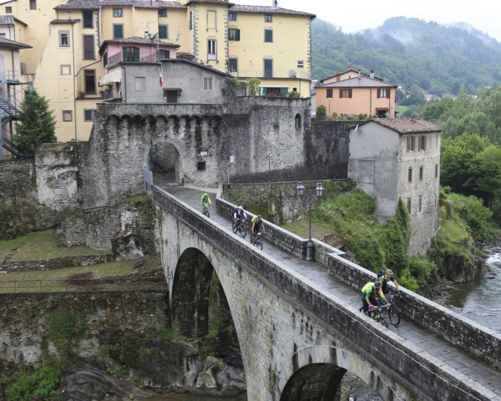 Porta Miccia et le pont de Santa Lucia