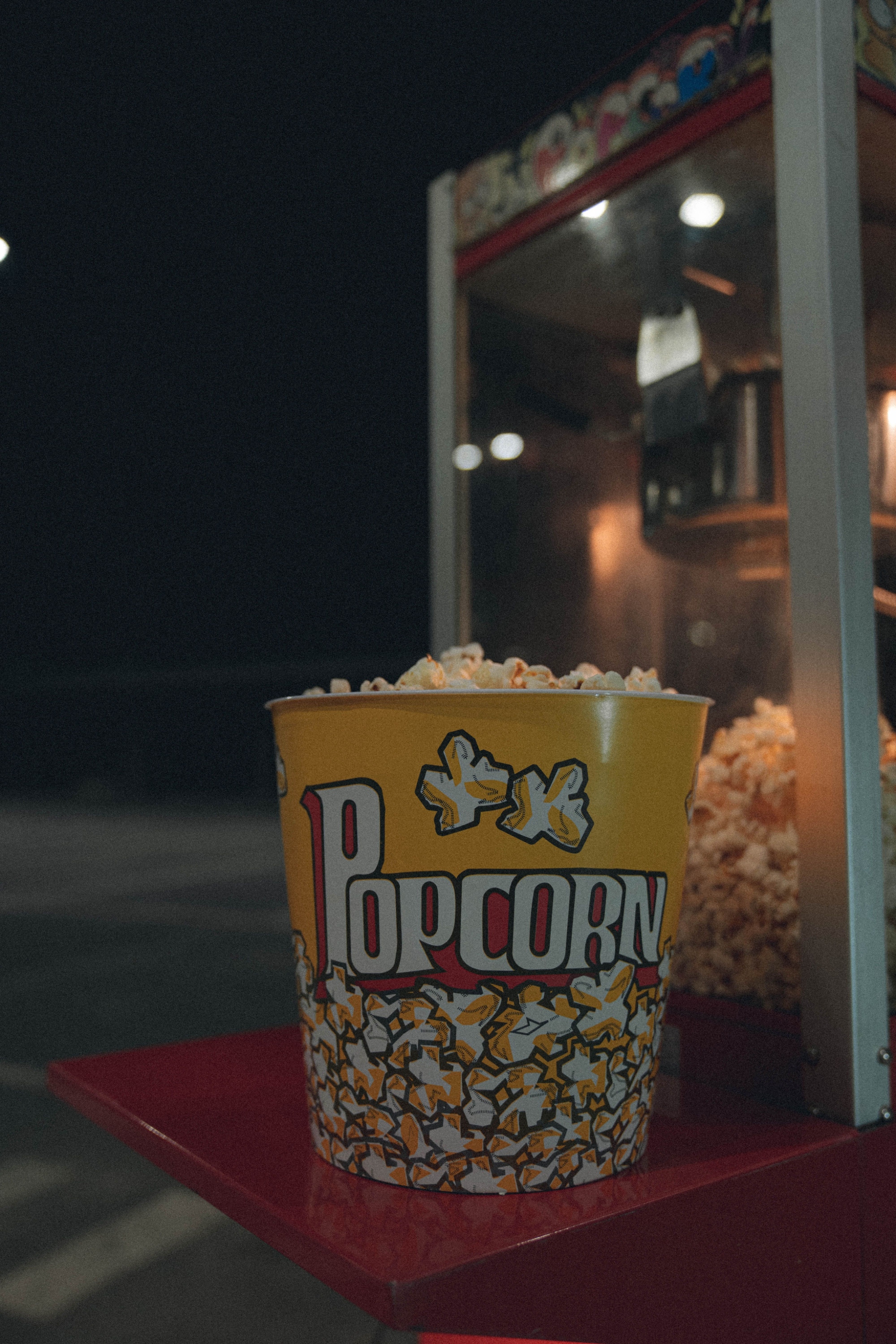 Immagine di un contenitore con pop corn