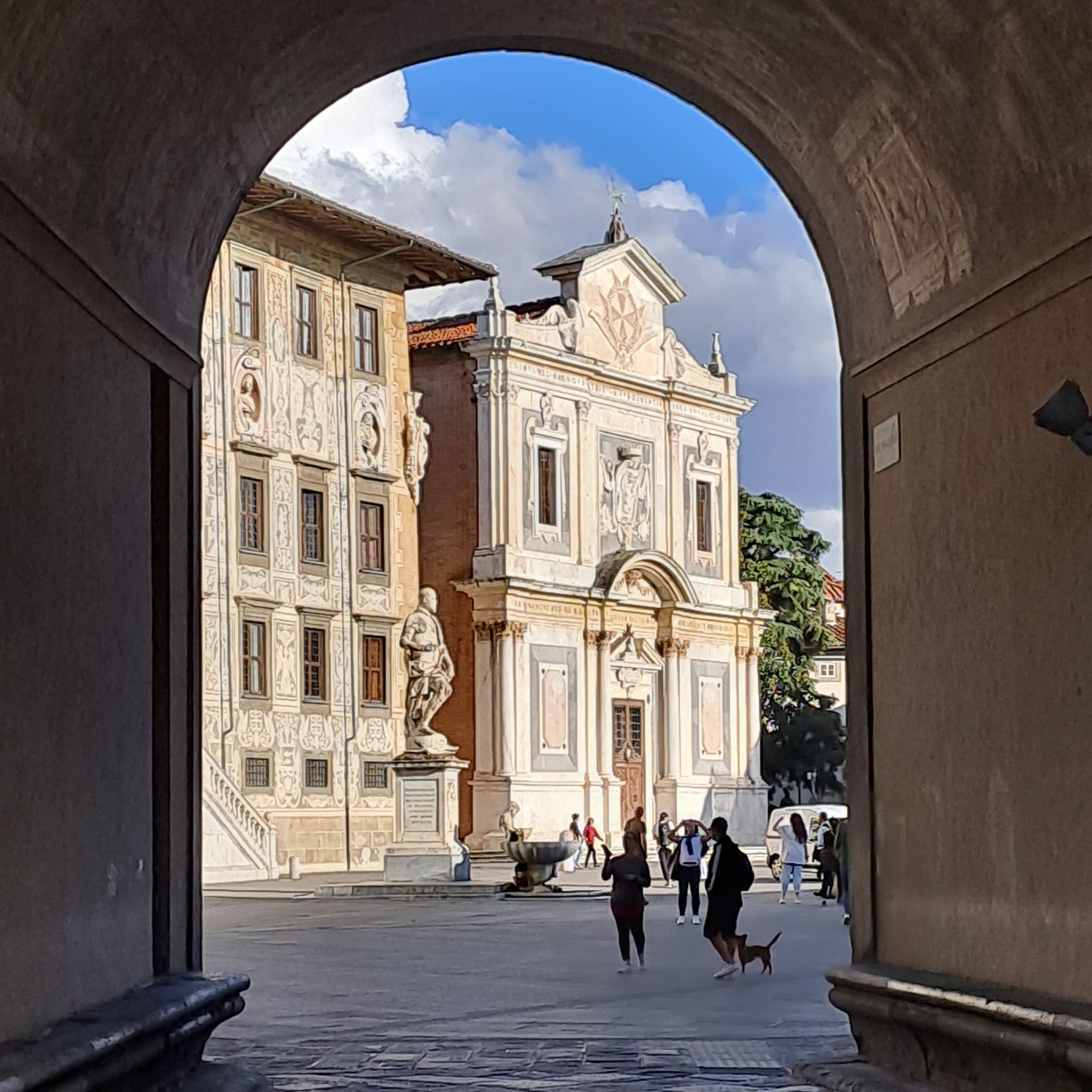 Enjoy a 2-hour small group guided walking tour in Pisa