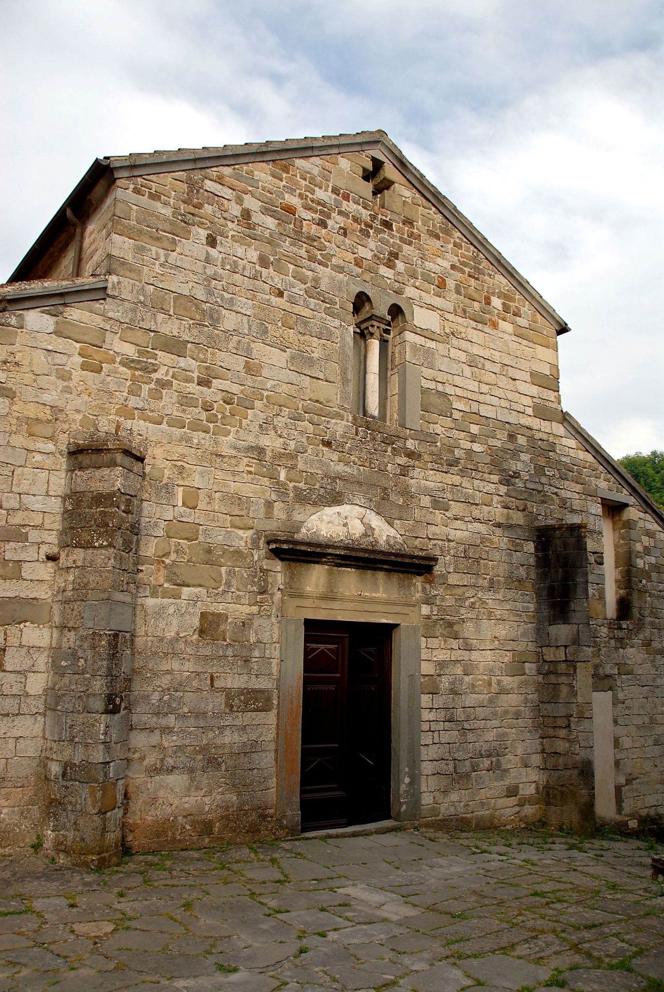Fassade der Pfarrkirche Codiponte