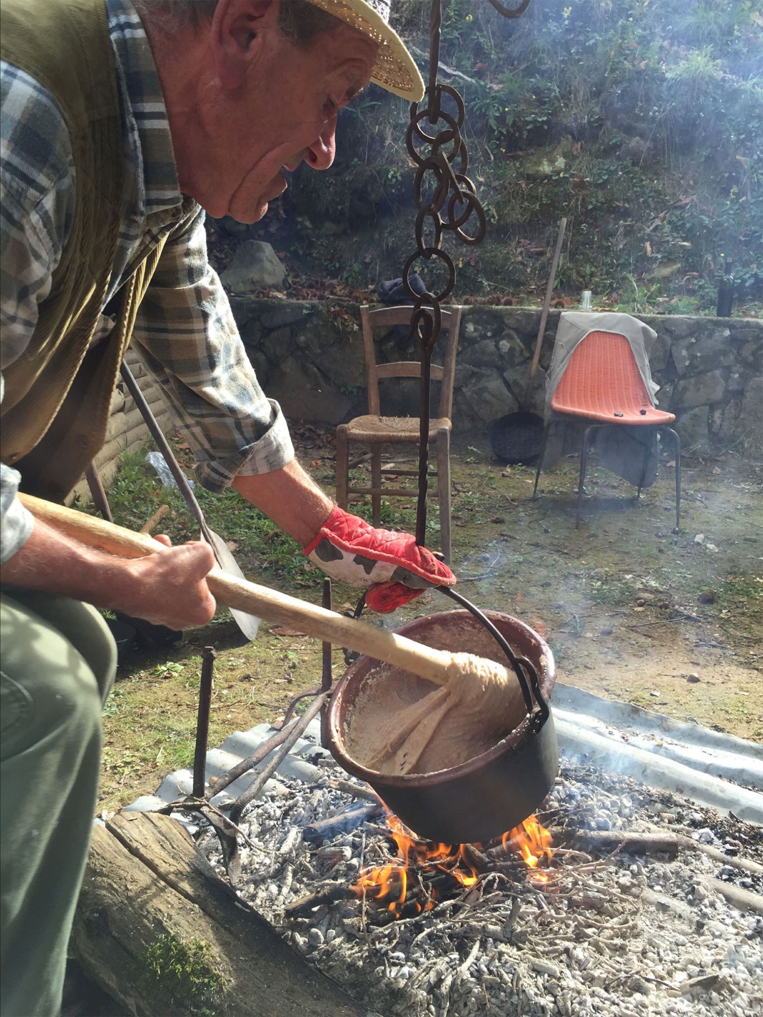 Lunigiana: mini trekking per scoprire la polenta di castagne