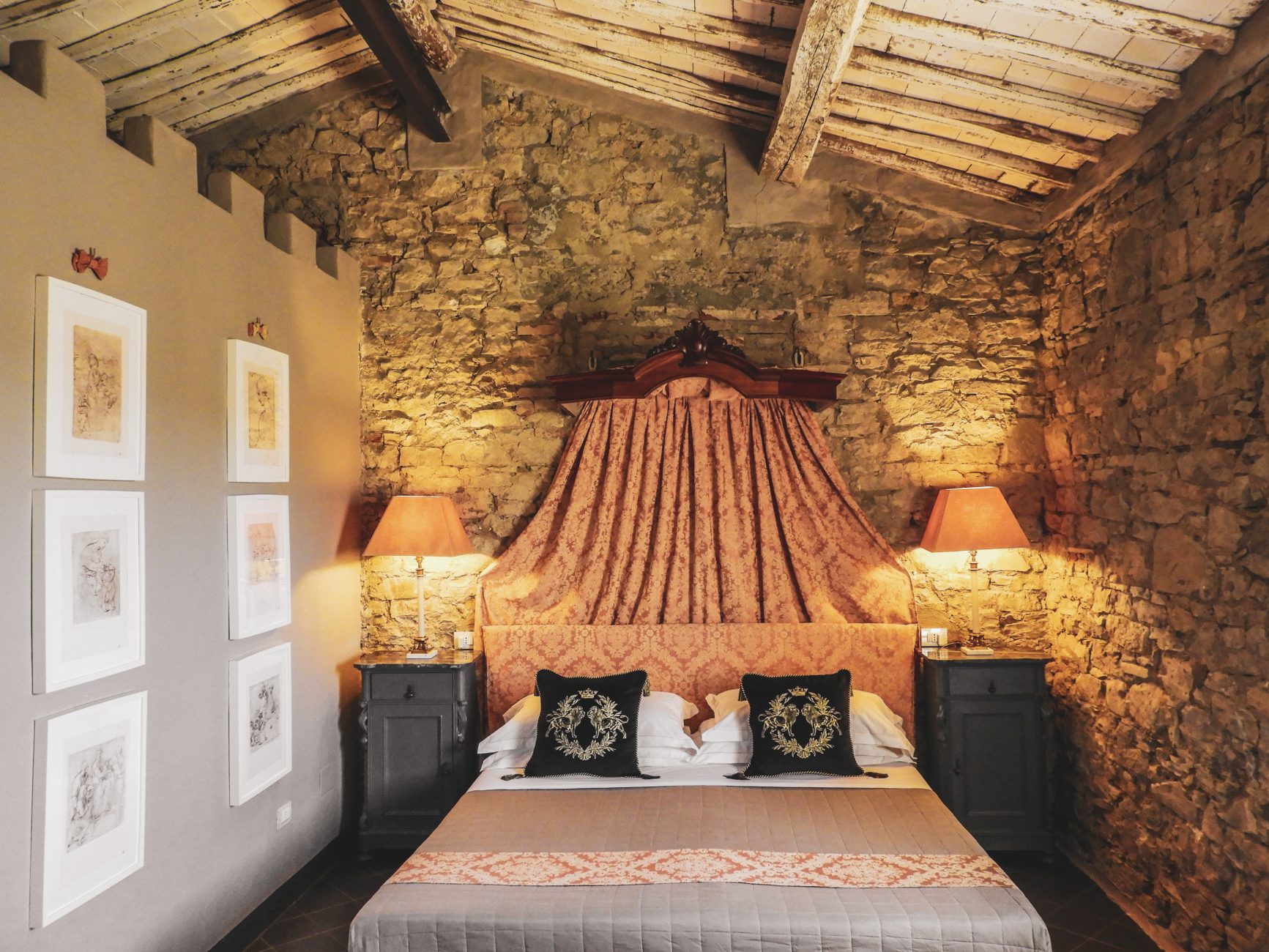 Una camera matrimoniale all'agriturismo CorteDomina