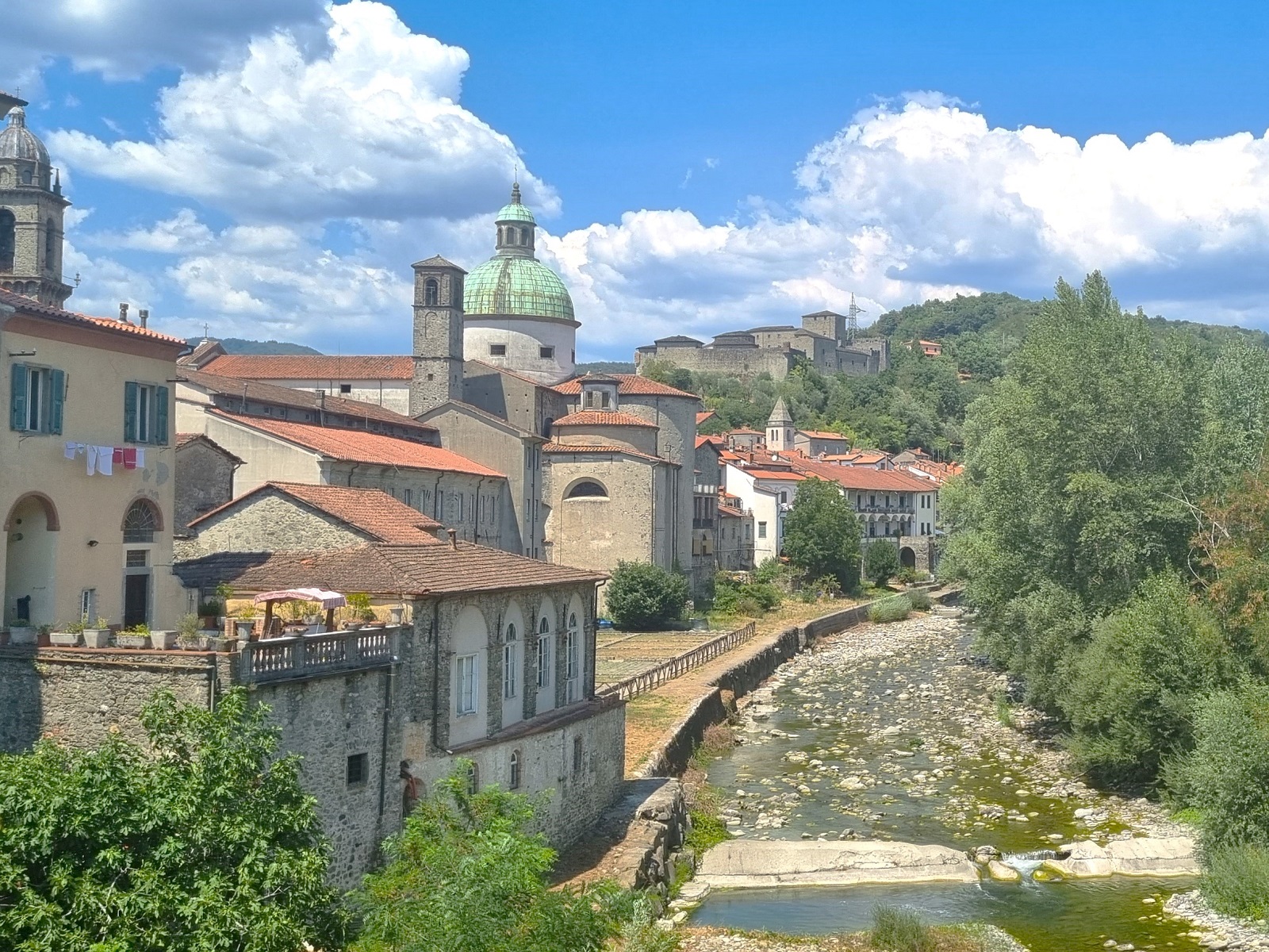 Itinerary through Pontremoli old town, medieval town along Via Francigena and the door of Tuscany