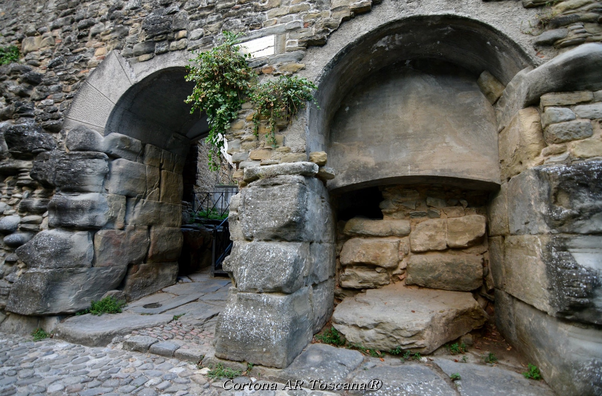 Porta Bifora en Cortona