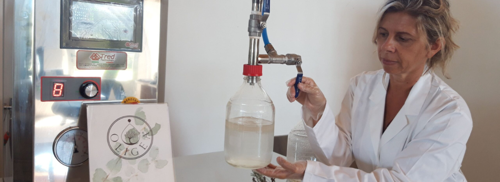 Laboratorio di distillazione essenze naturali a Massarosa