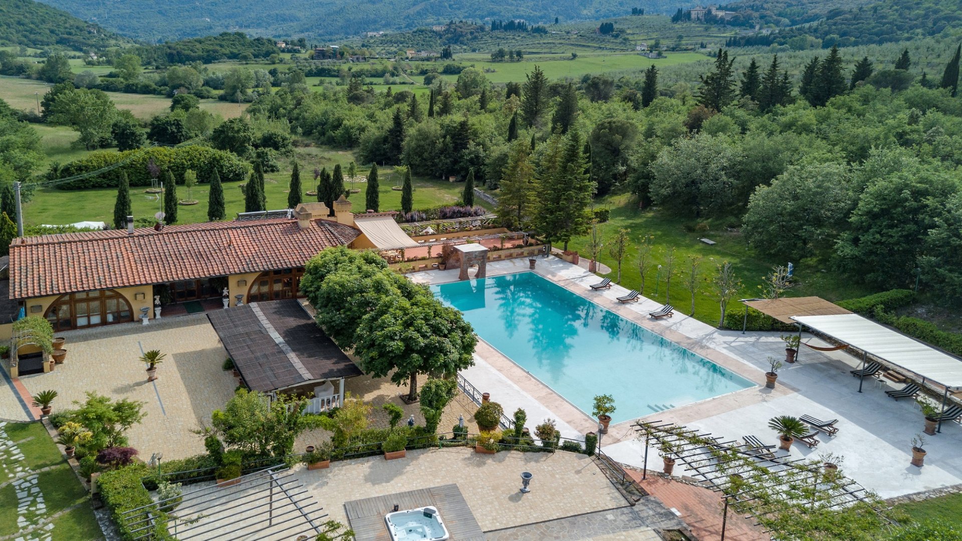 La tua vacanza breve nell'ambiente esclusivo di Villa Gaudia, nel cuore del Chianti a pochi chilometri da Firenze