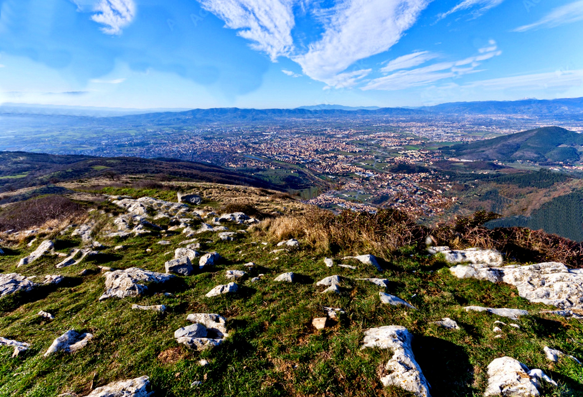 Sunset from the top of the Retaia mountain, a great classic of hiking in Prato