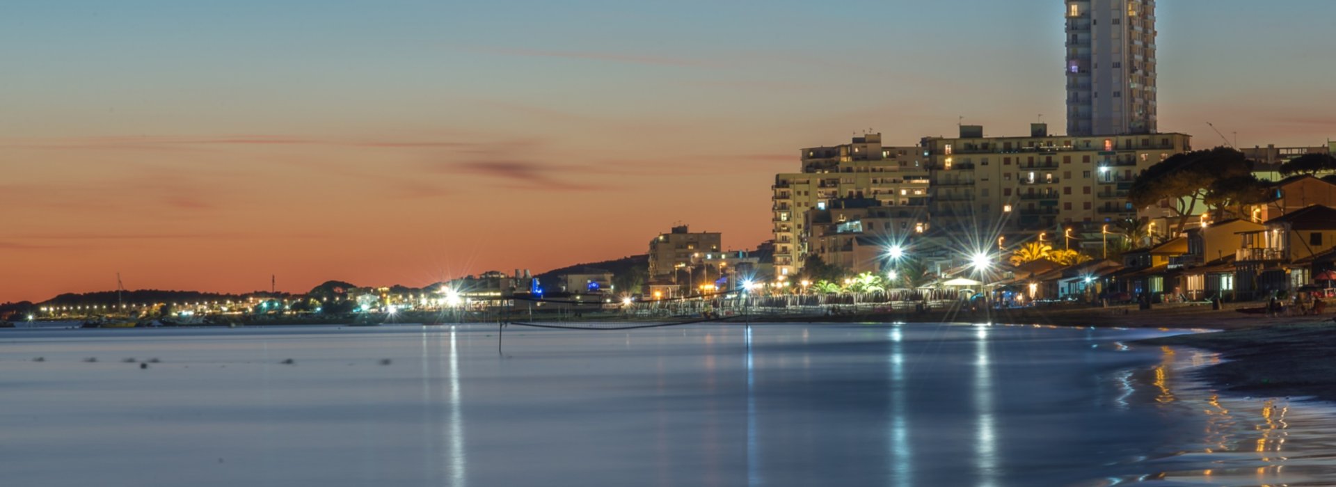 Follonica: sole, mare, pineta e storia Follonica: sole, mare, pineta e storia