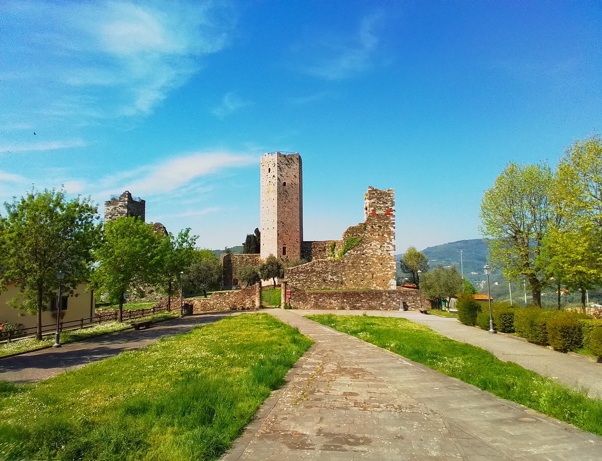 Rocca Nuova e vista sul borgo