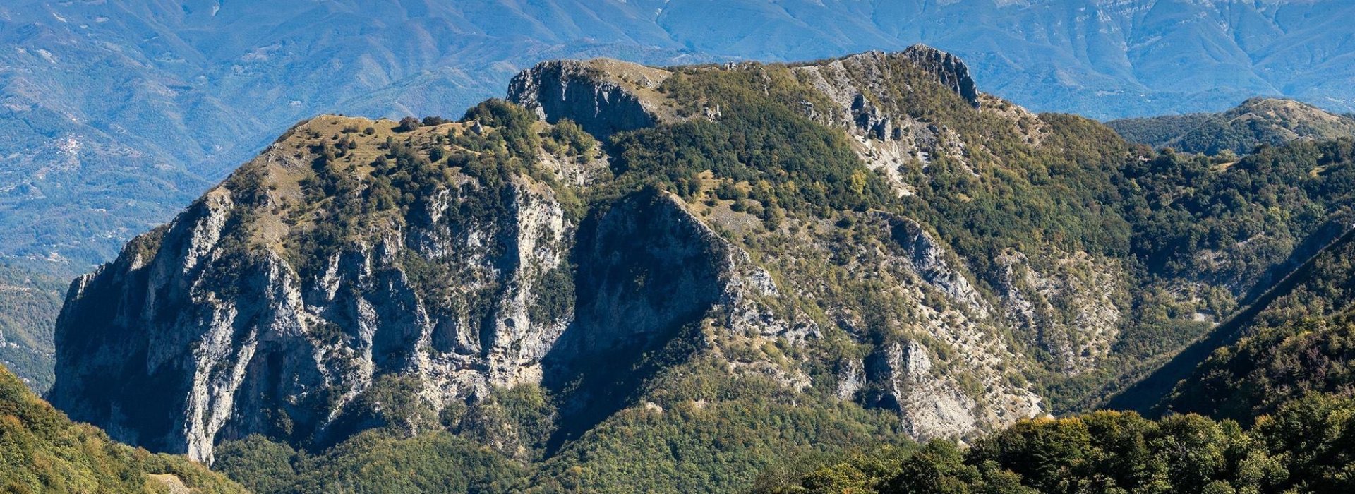 Escursione guidata al Monte Rovaio in Garfagnana Escursione guidata al Monte Rovaio in Garfagnana