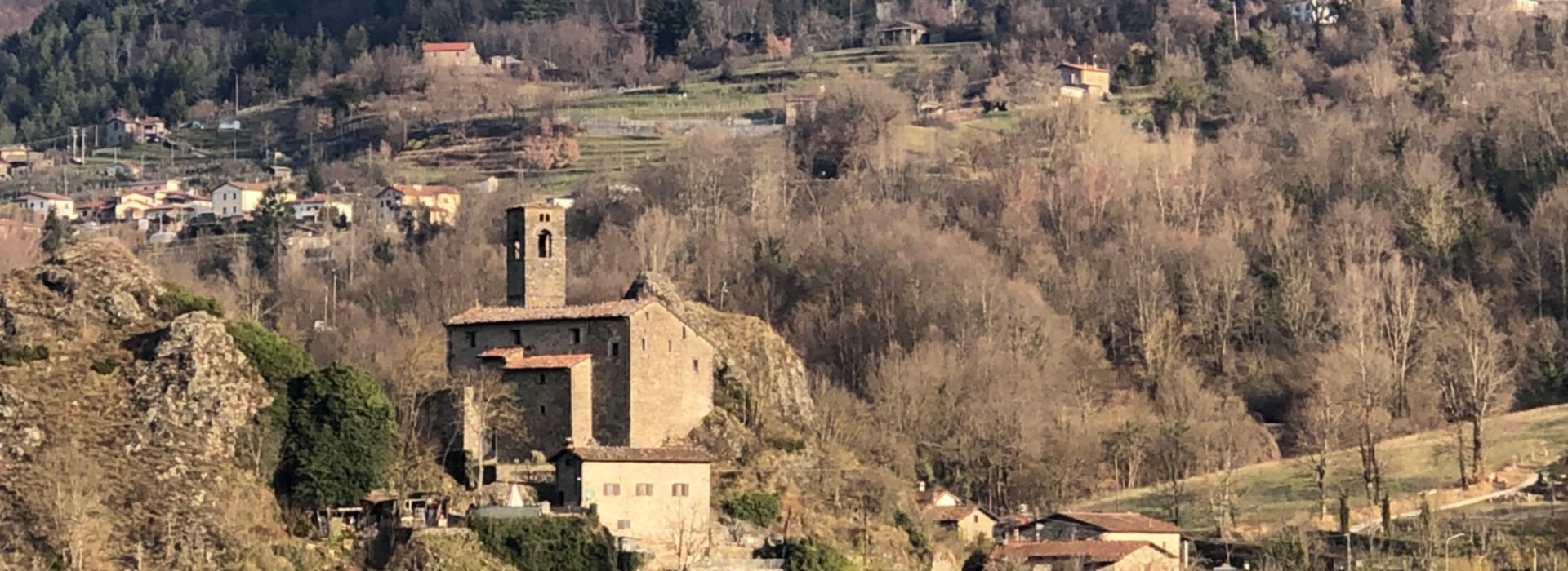 Walking tour in Tuscany at Piazza al Serchio