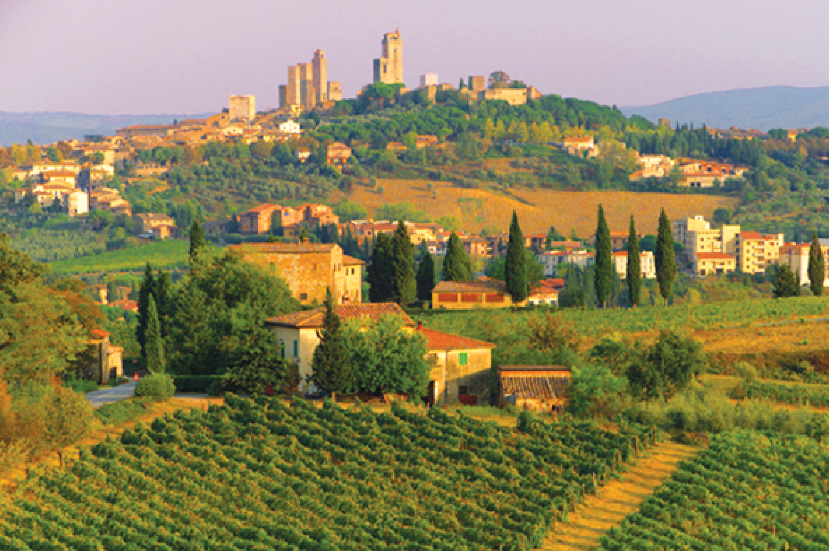 Vista di San Gimignano da lontano