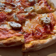 Tutti i segreti della pizza e del tiramisù perfetti in una lezione di cucina nel centro di Siena
