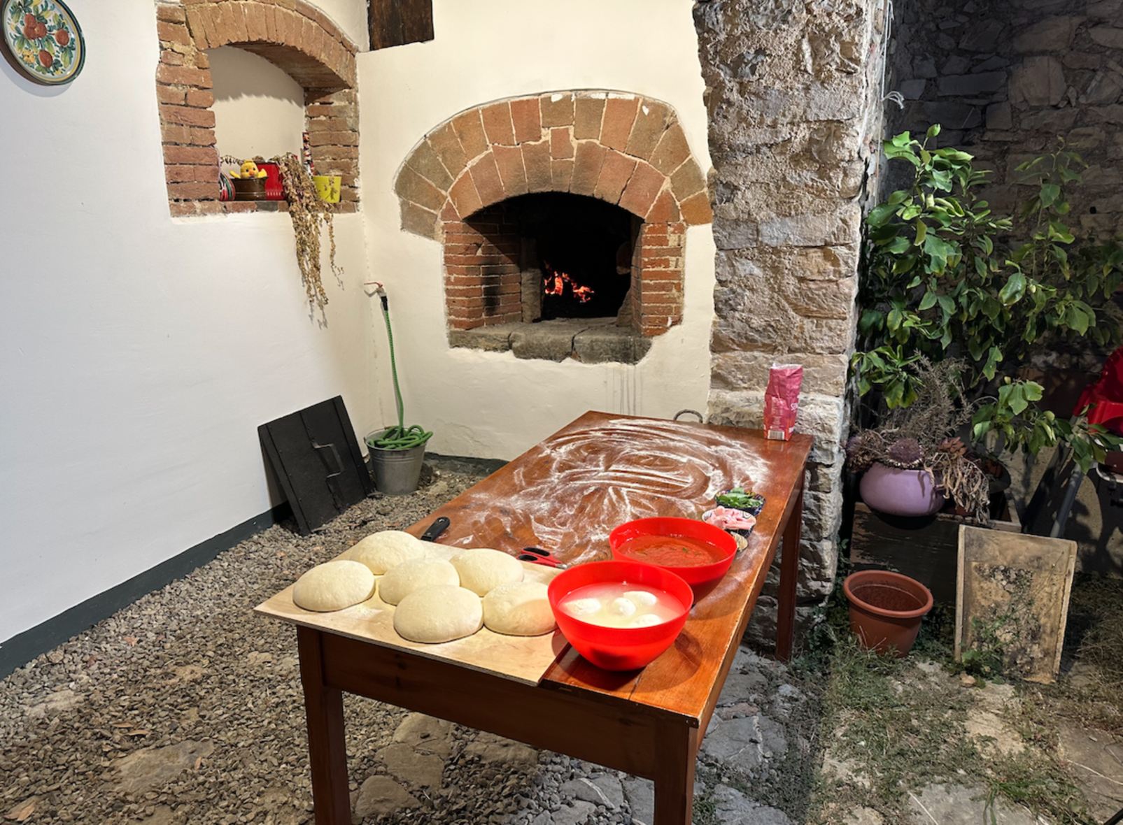 Todos los secretos de la pizza y del tiramisú perfectos en una clase de cocina en Castelnuovo Berardenga