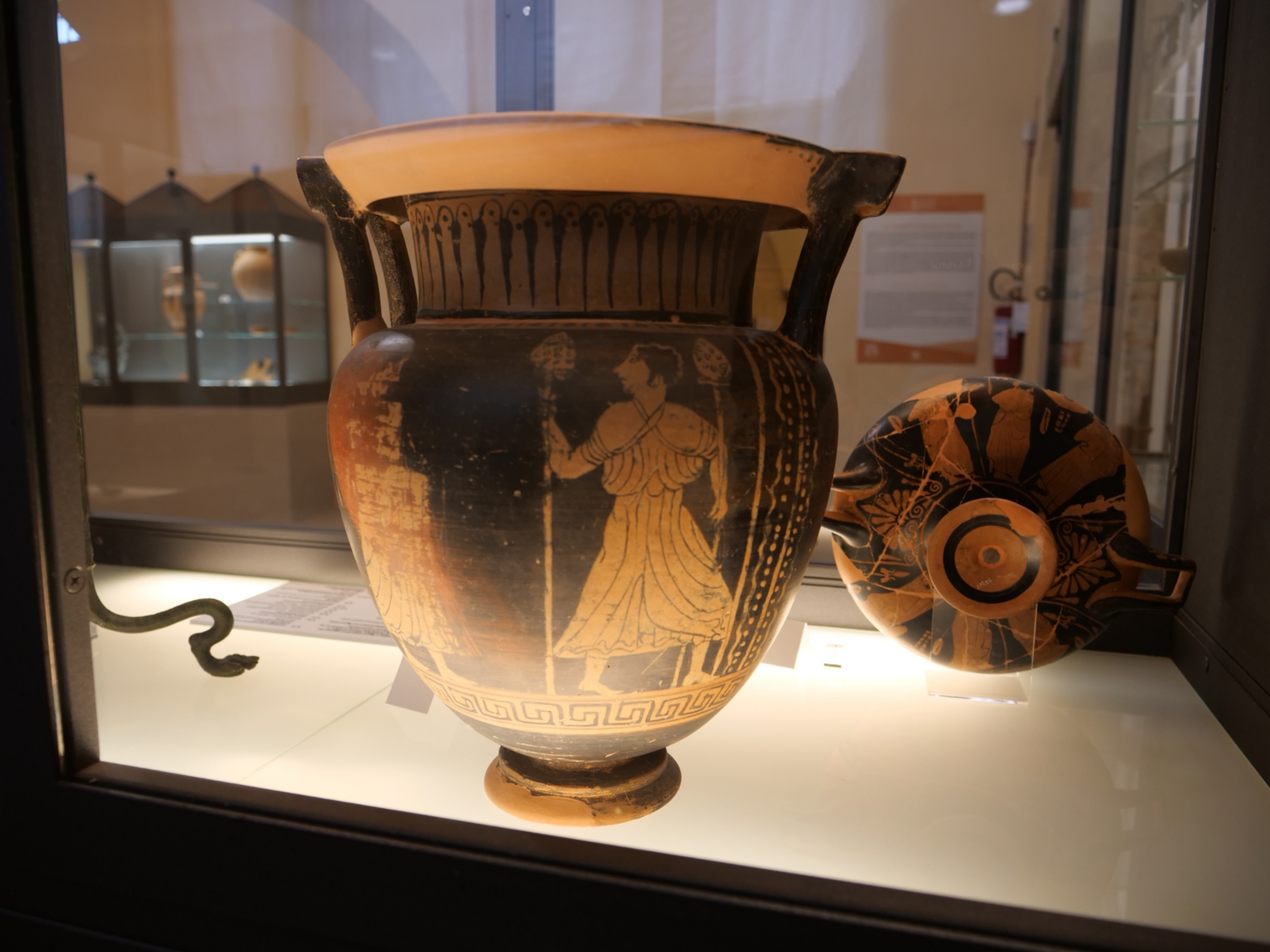 Un vaso etrusco, reperto del museo